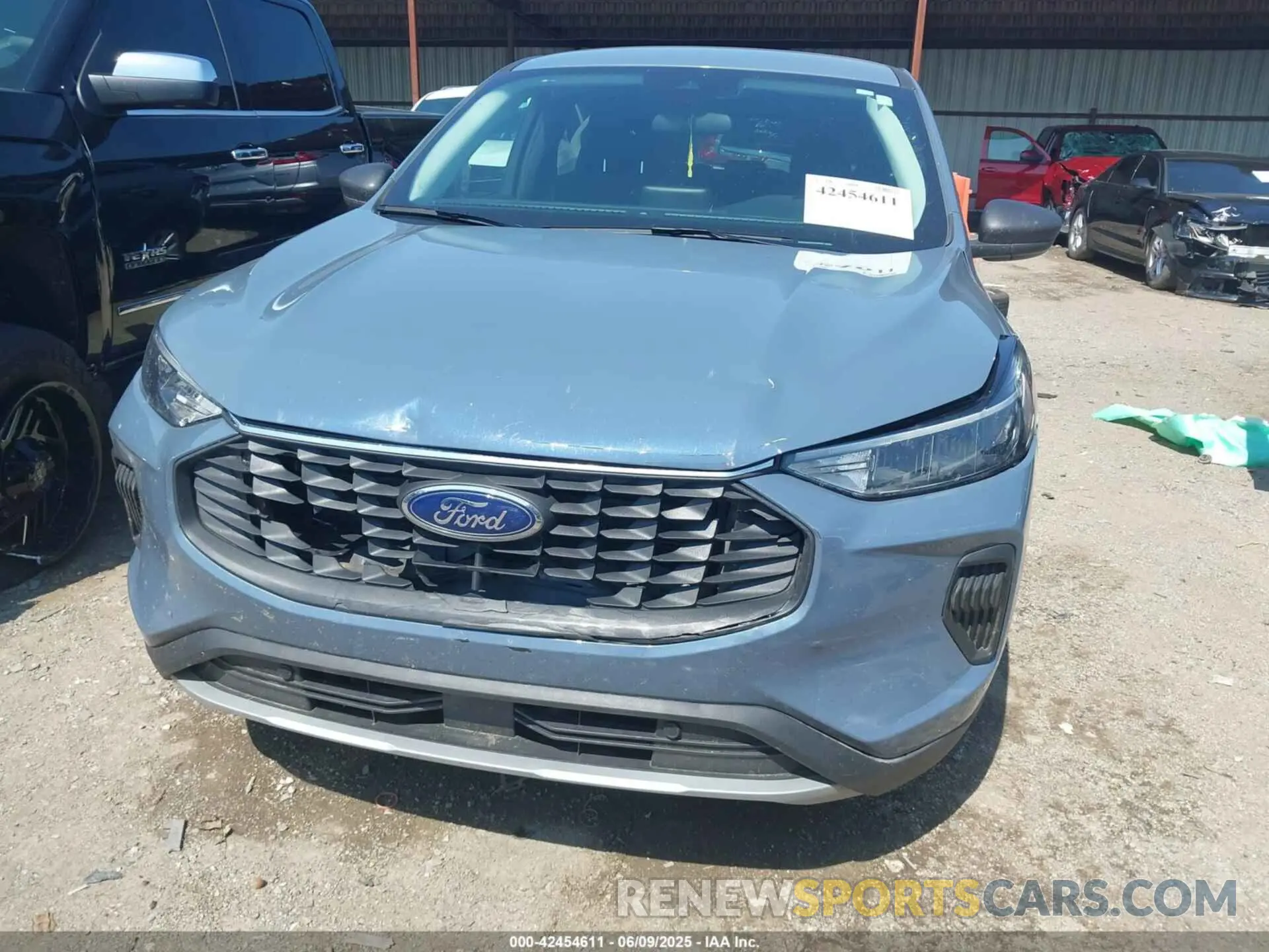 2 Photograph of a damaged car 1FMCU0GN2RUB05854 FORD ESCAPE 2024