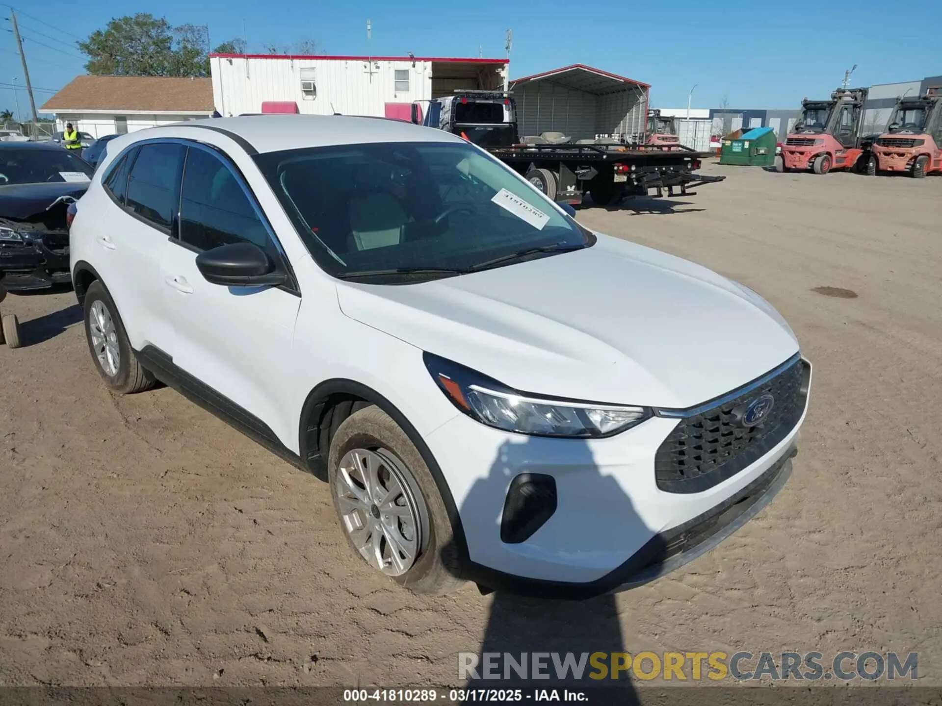 1 Photograph of a damaged car 1FMCU0GN2RUB14750 FORD ESCAPE 2024