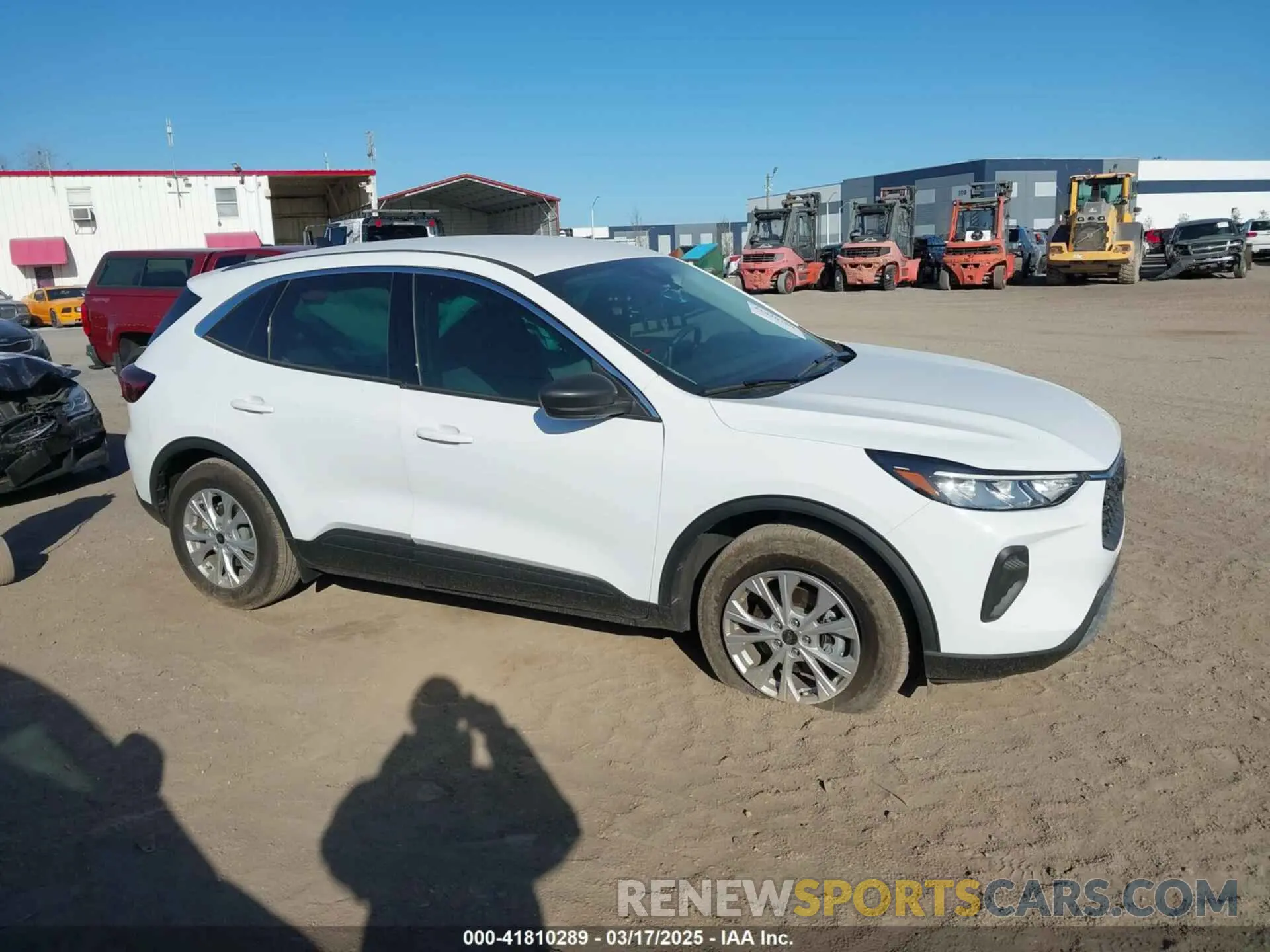 13 Photograph of a damaged car 1FMCU0GN2RUB14750 FORD ESCAPE 2024