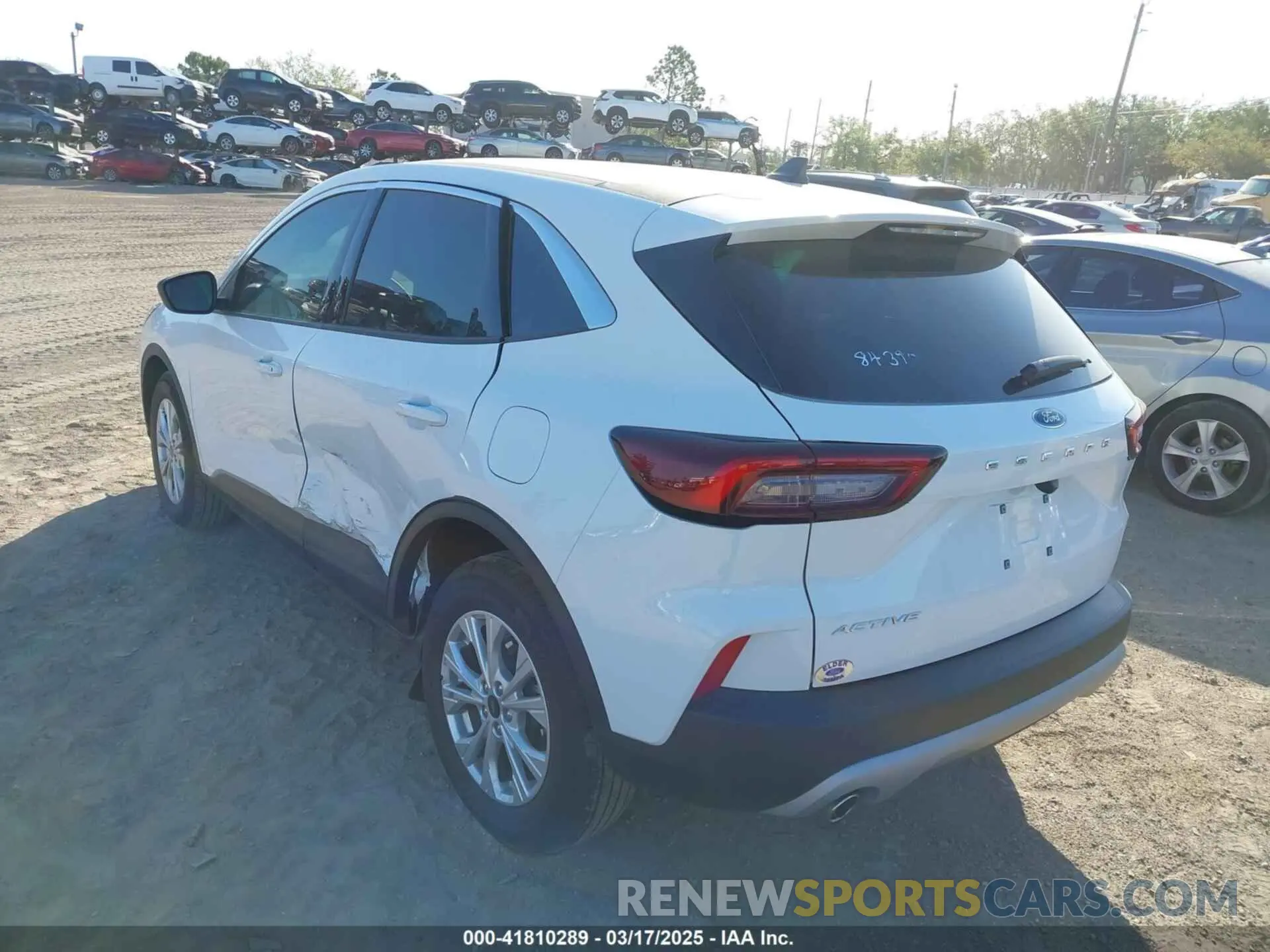 3 Photograph of a damaged car 1FMCU0GN2RUB14750 FORD ESCAPE 2024