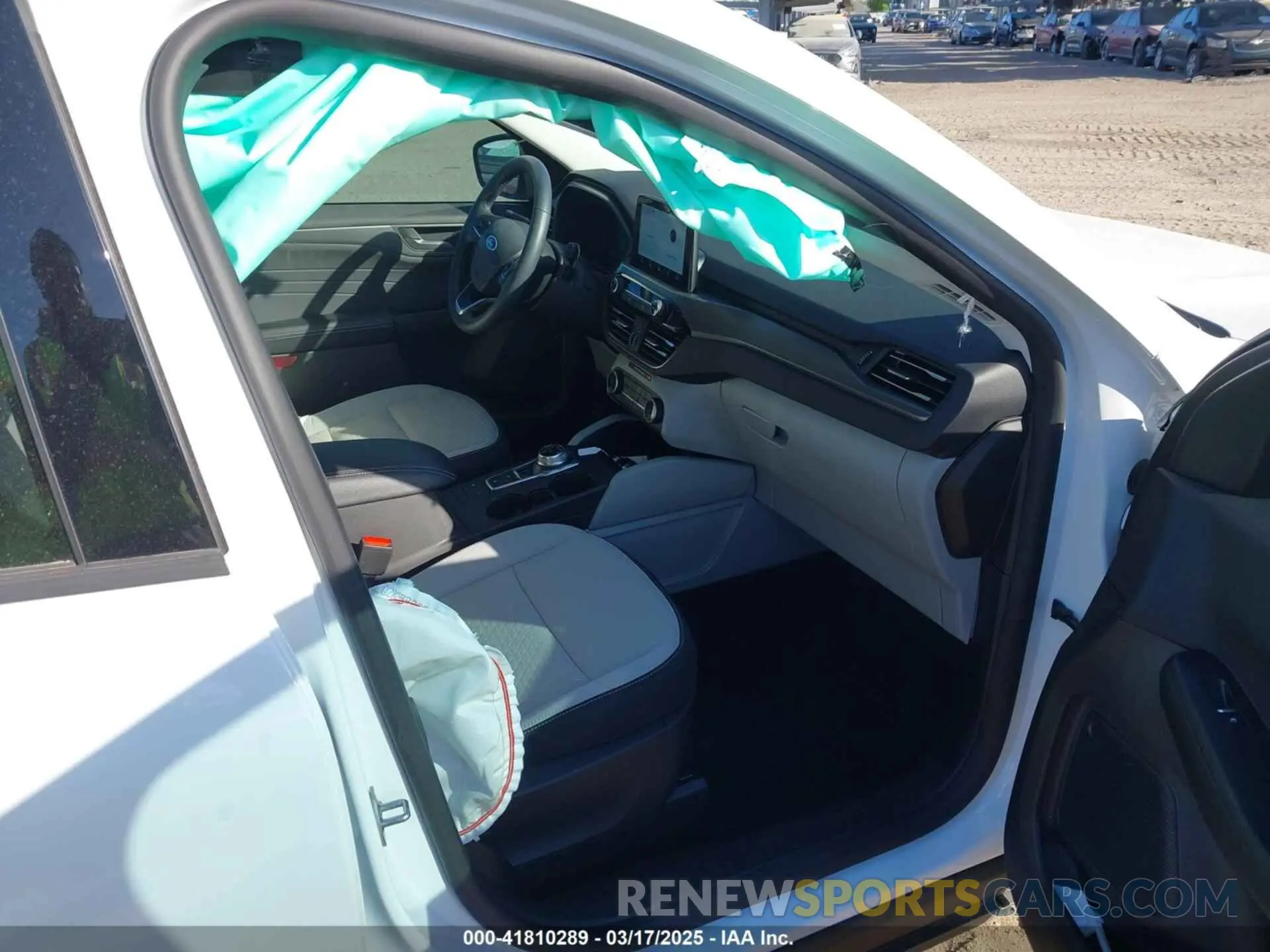 5 Photograph of a damaged car 1FMCU0GN2RUB14750 FORD ESCAPE 2024
