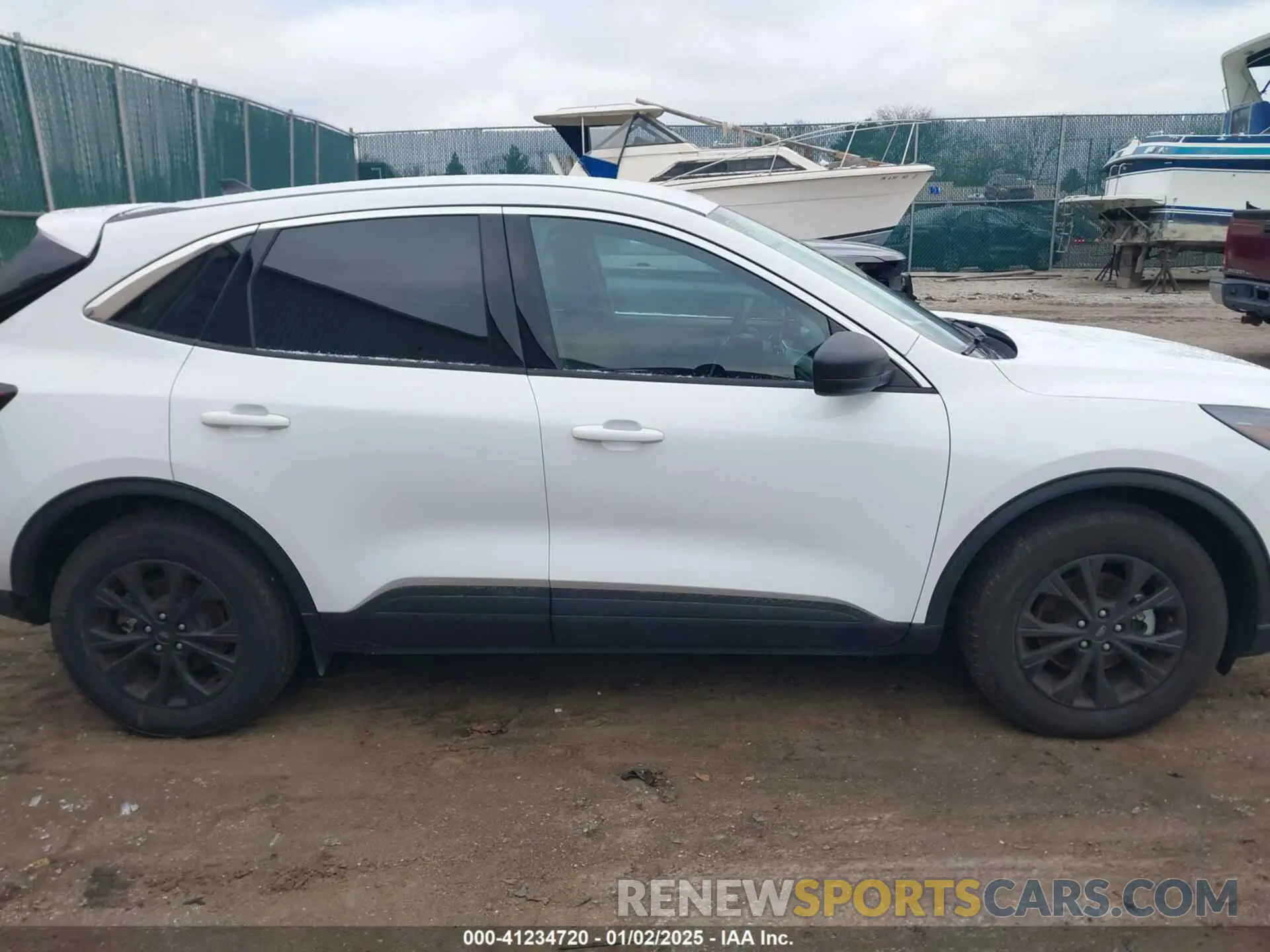 13 Photograph of a damaged car 1FMCU0GN3RUA91639 FORD ESCAPE 2024