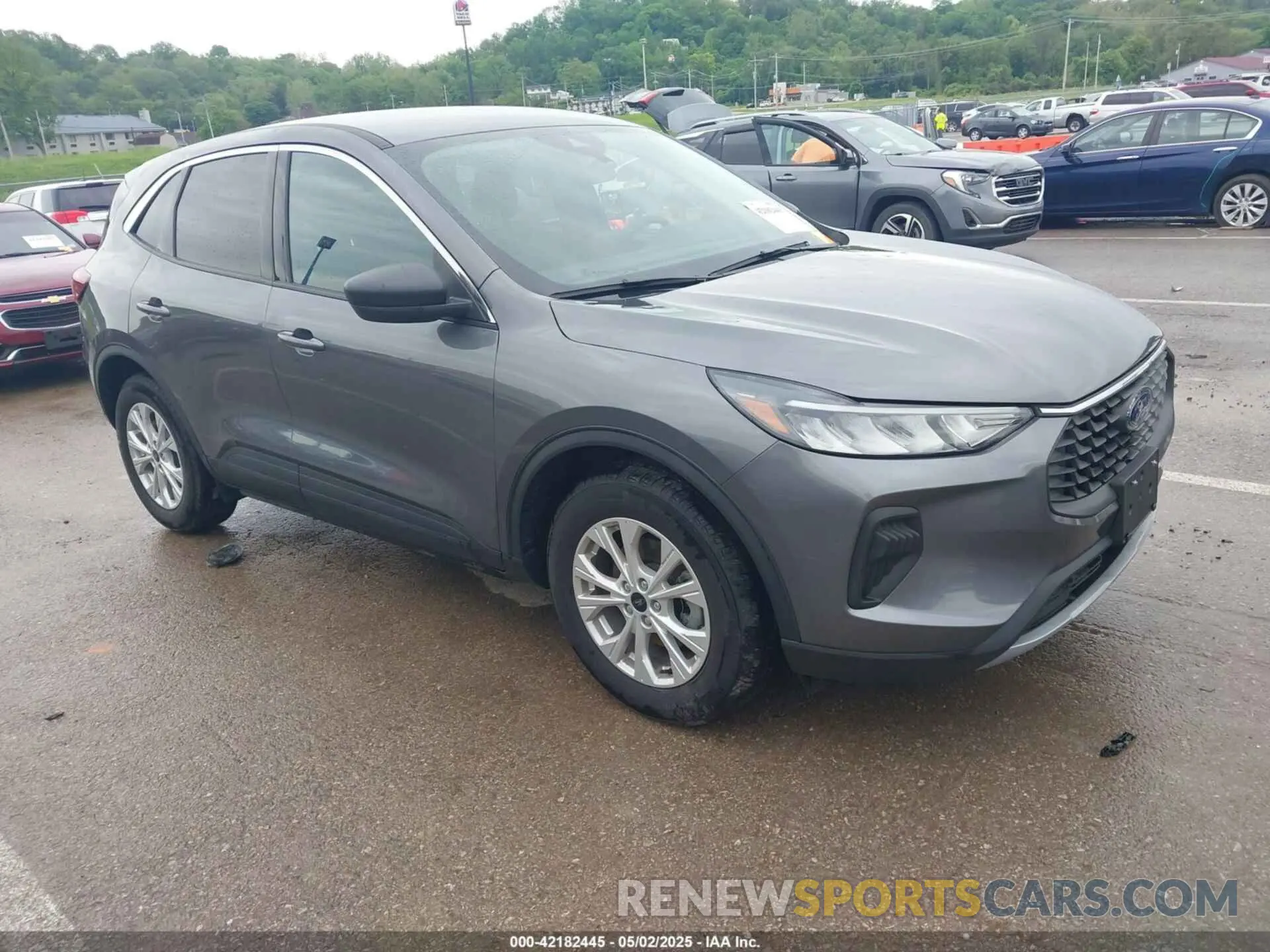 1 Photograph of a damaged car 1FMCU0GN3RUB02753 FORD ESCAPE 2024