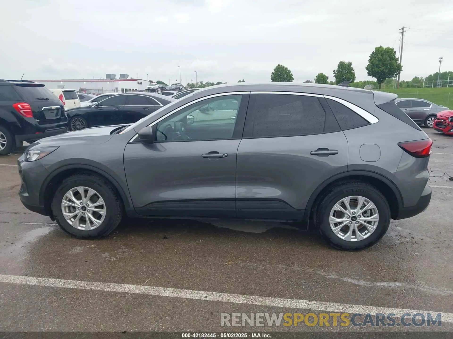 14 Photograph of a damaged car 1FMCU0GN3RUB02753 FORD ESCAPE 2024