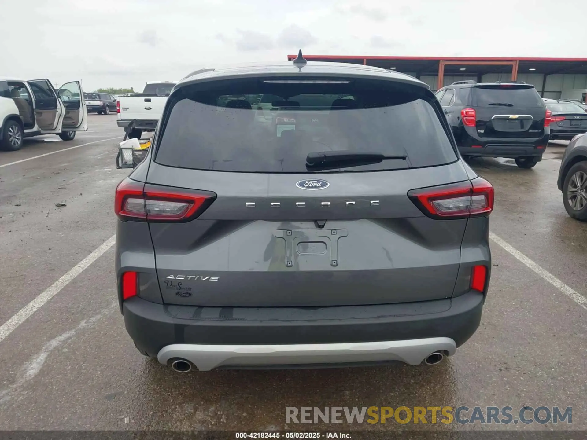 16 Photograph of a damaged car 1FMCU0GN3RUB02753 FORD ESCAPE 2024