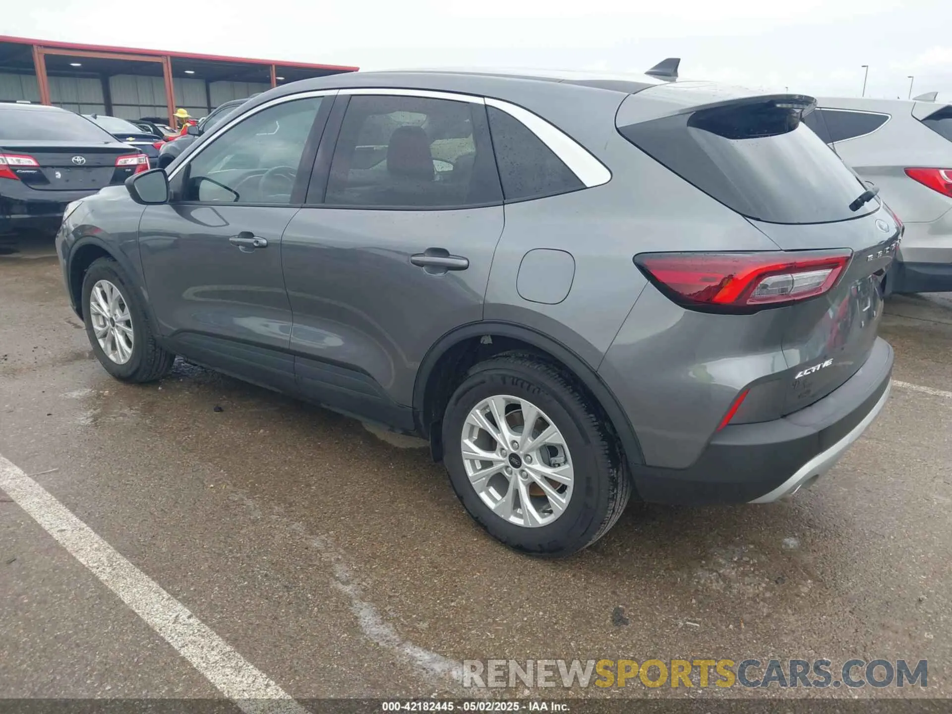 3 Photograph of a damaged car 1FMCU0GN3RUB02753 FORD ESCAPE 2024