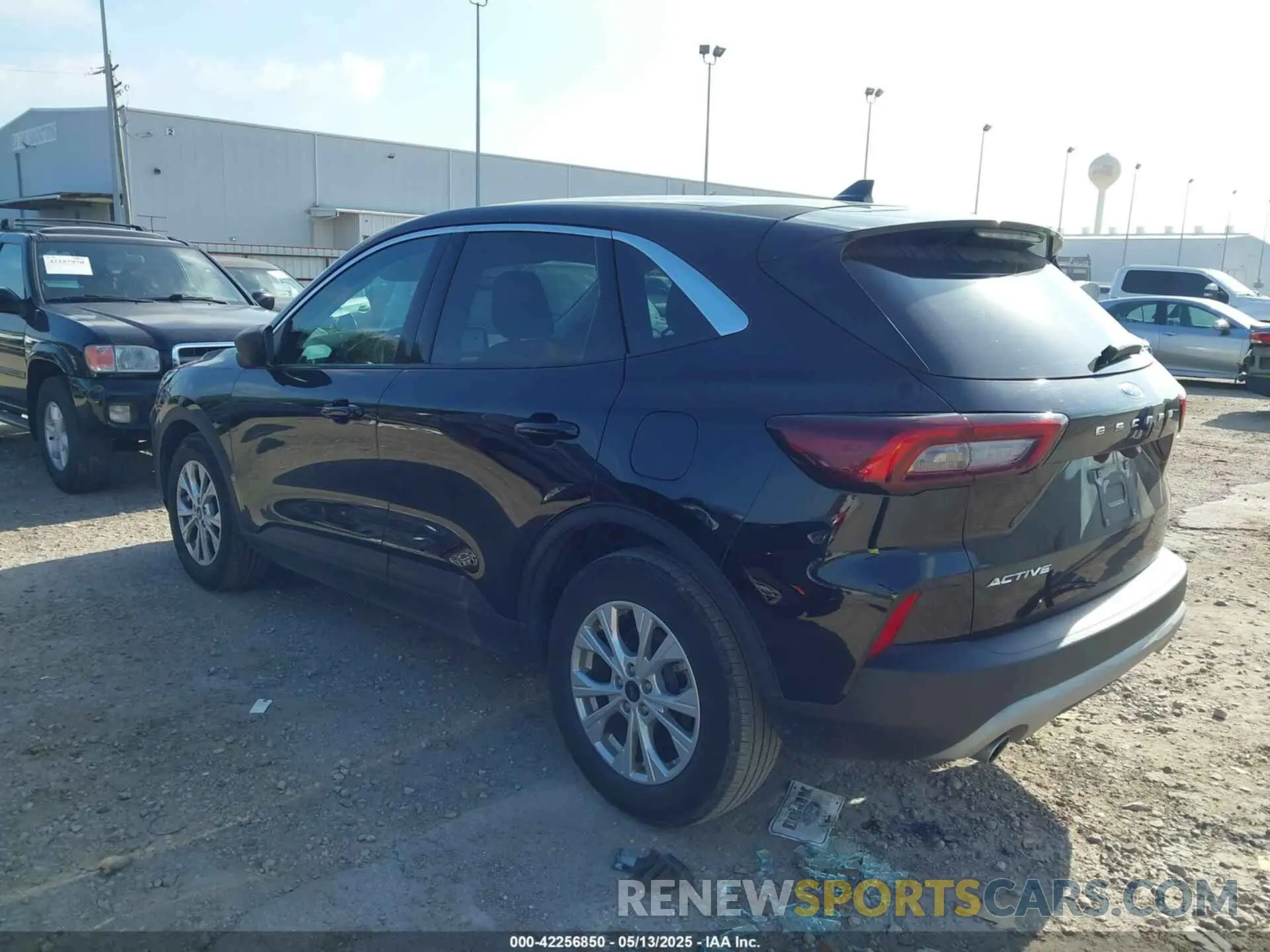 3 Photograph of a damaged car 1FMCU0GN4RUA05108 FORD ESCAPE 2024