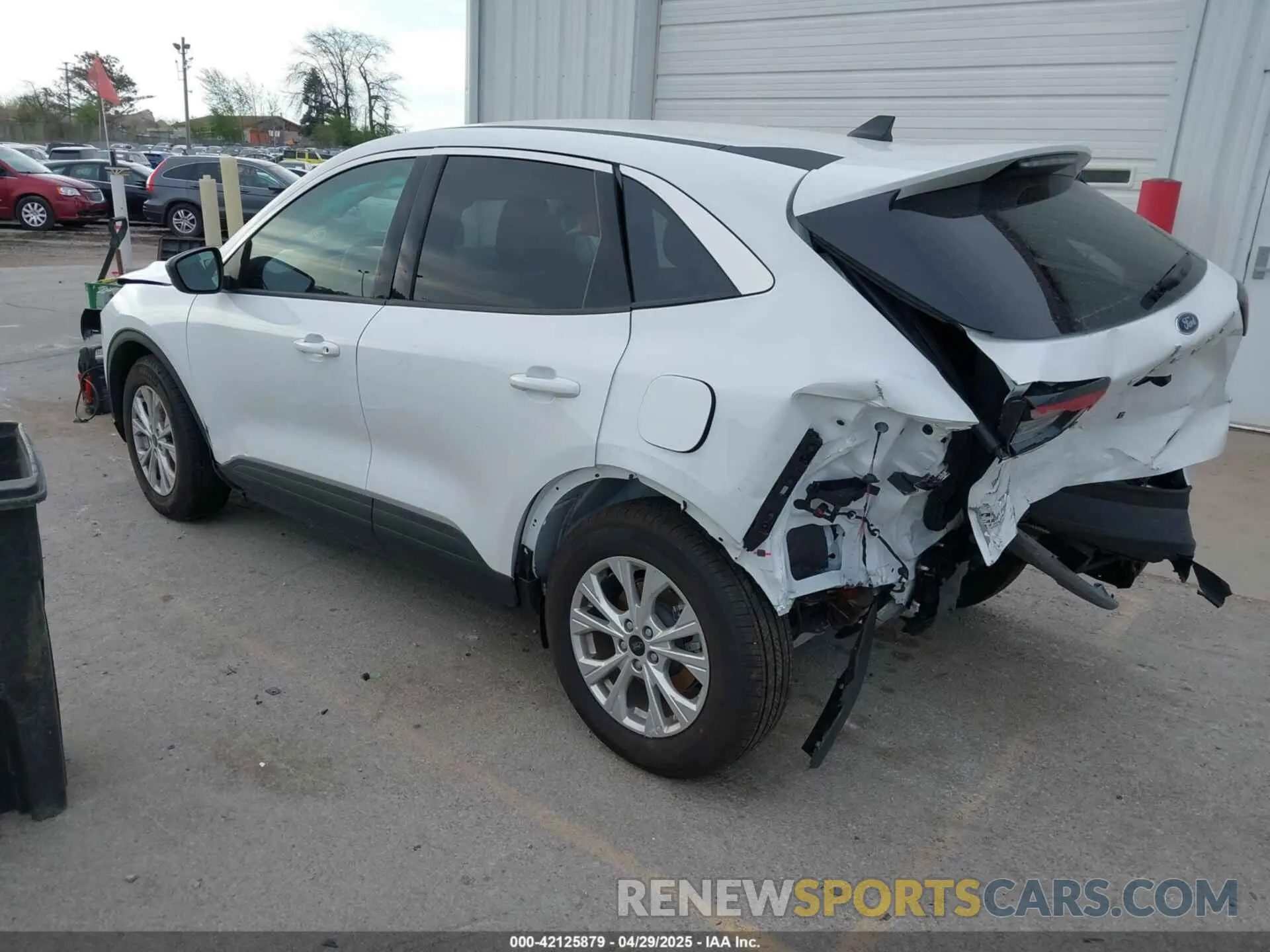 3 Фотография поврежденного автомобиля 1FMCU0GN4RUB47586 FORD ESCAPE 2024