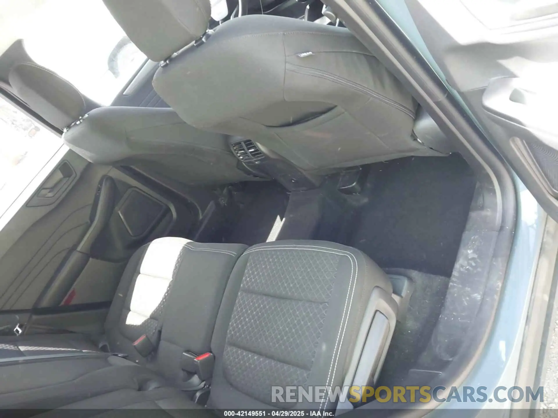 8 Фотография поврежденного автомобиля 1FMCU0GN5RUA60148 FORD ESCAPE 2024