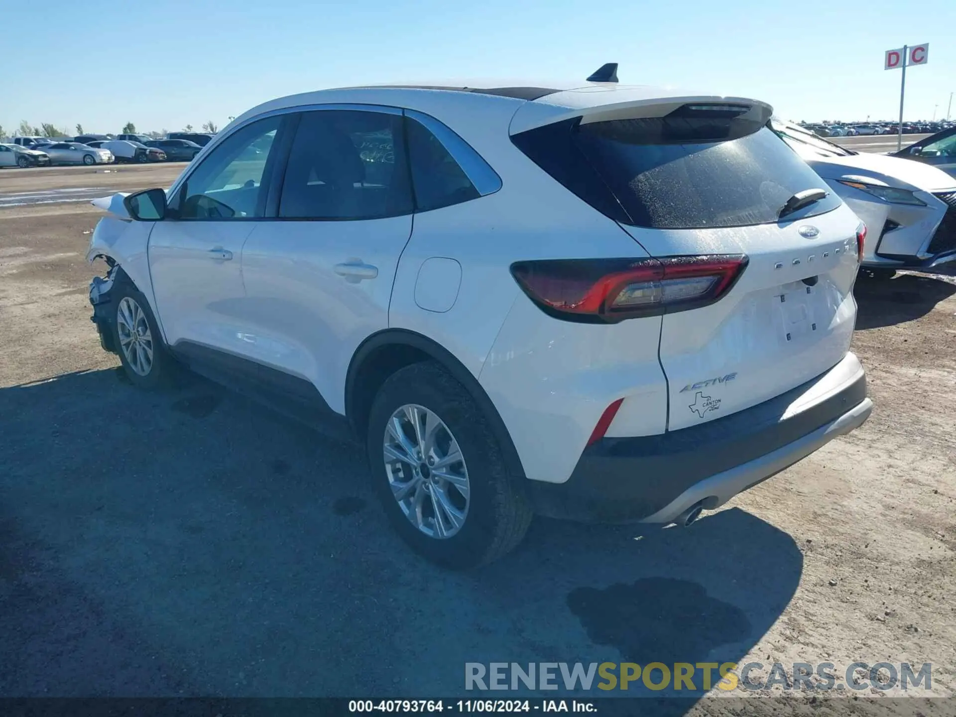 3 Фотография поврежденного автомобиля 1FMCU0GN5RUA64166 FORD ESCAPE 2024