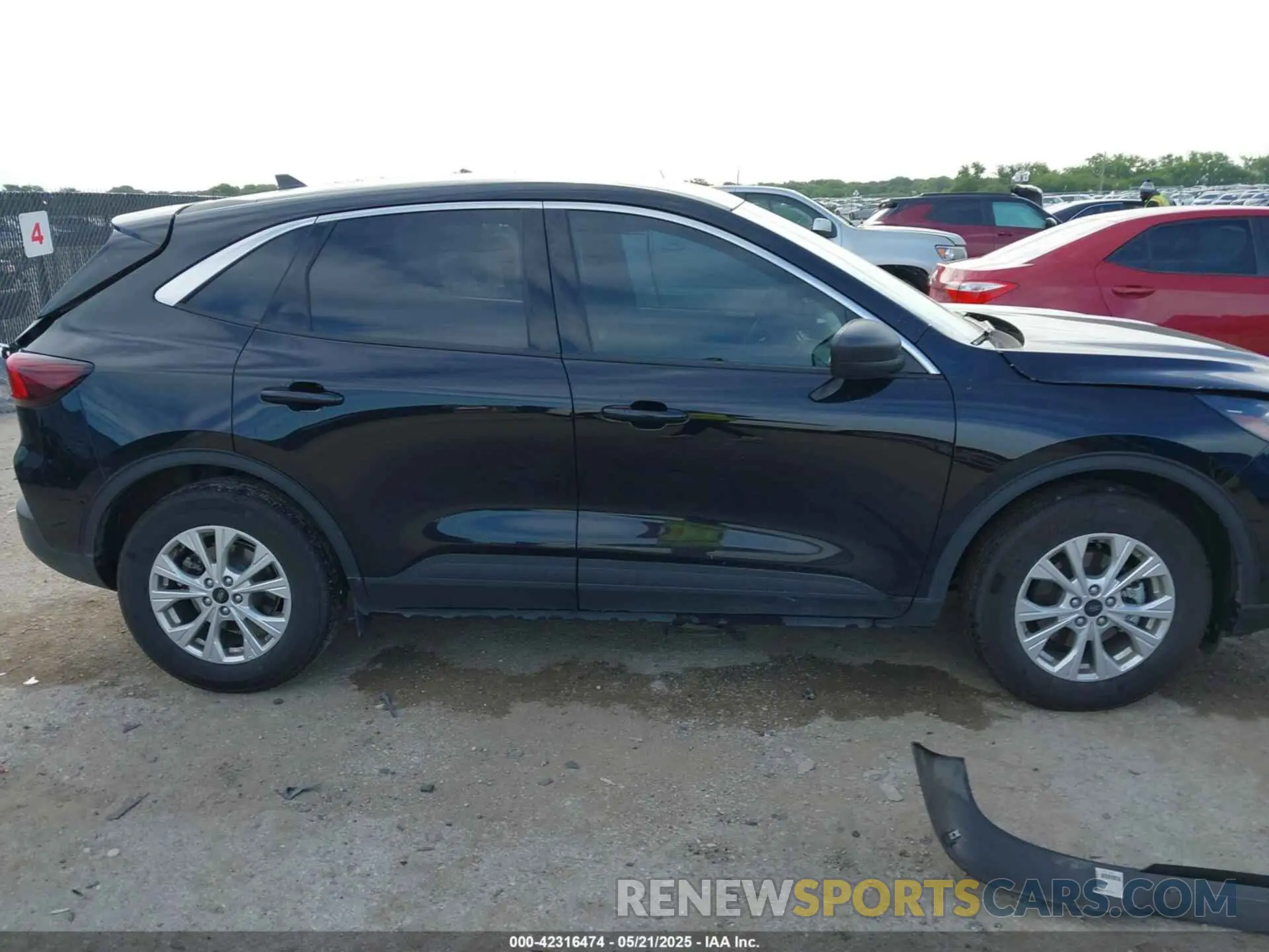 13 Photograph of a damaged car 1FMCU0GN5RUA91948 FORD ESCAPE 2024