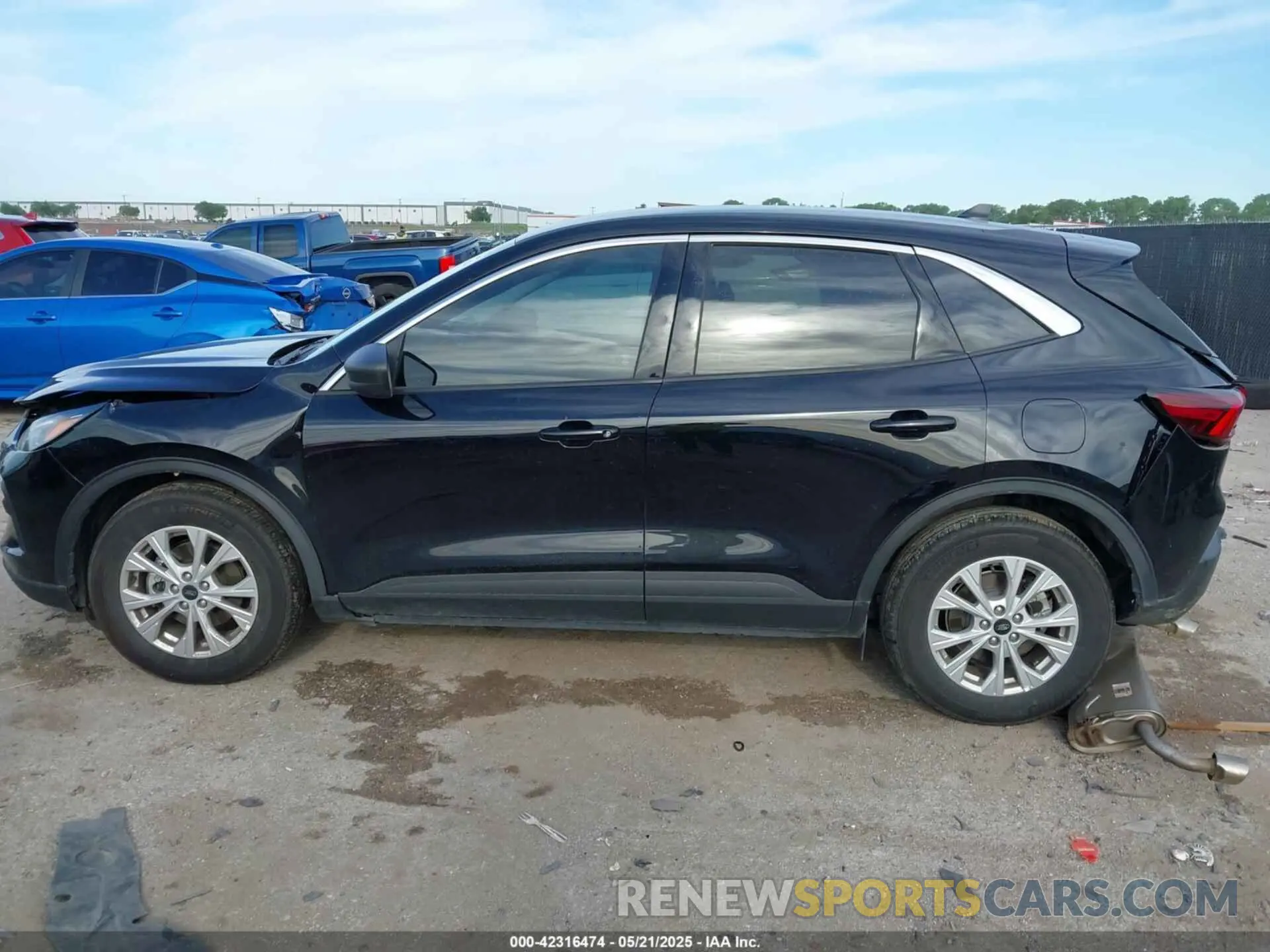 14 Photograph of a damaged car 1FMCU0GN5RUA91948 FORD ESCAPE 2024