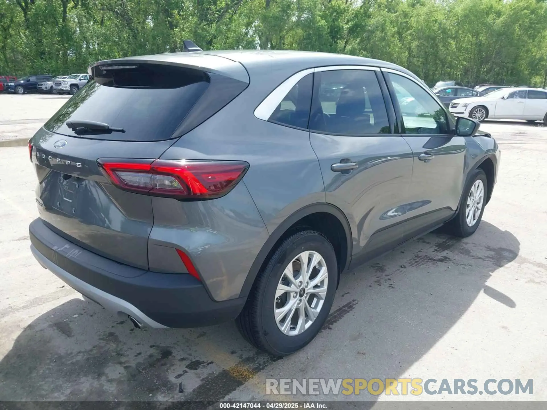 4 Фотография поврежденного автомобиля 1FMCU0GN7RUB49526 FORD ESCAPE 2024