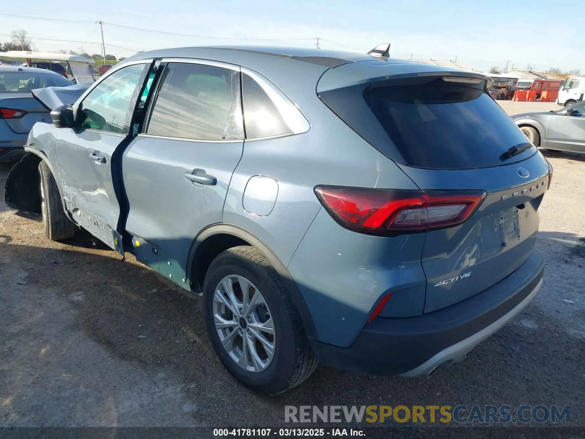 3 Photograph of a damaged car 1FMCU0GN8RUA12725 FORD ESCAPE 2024