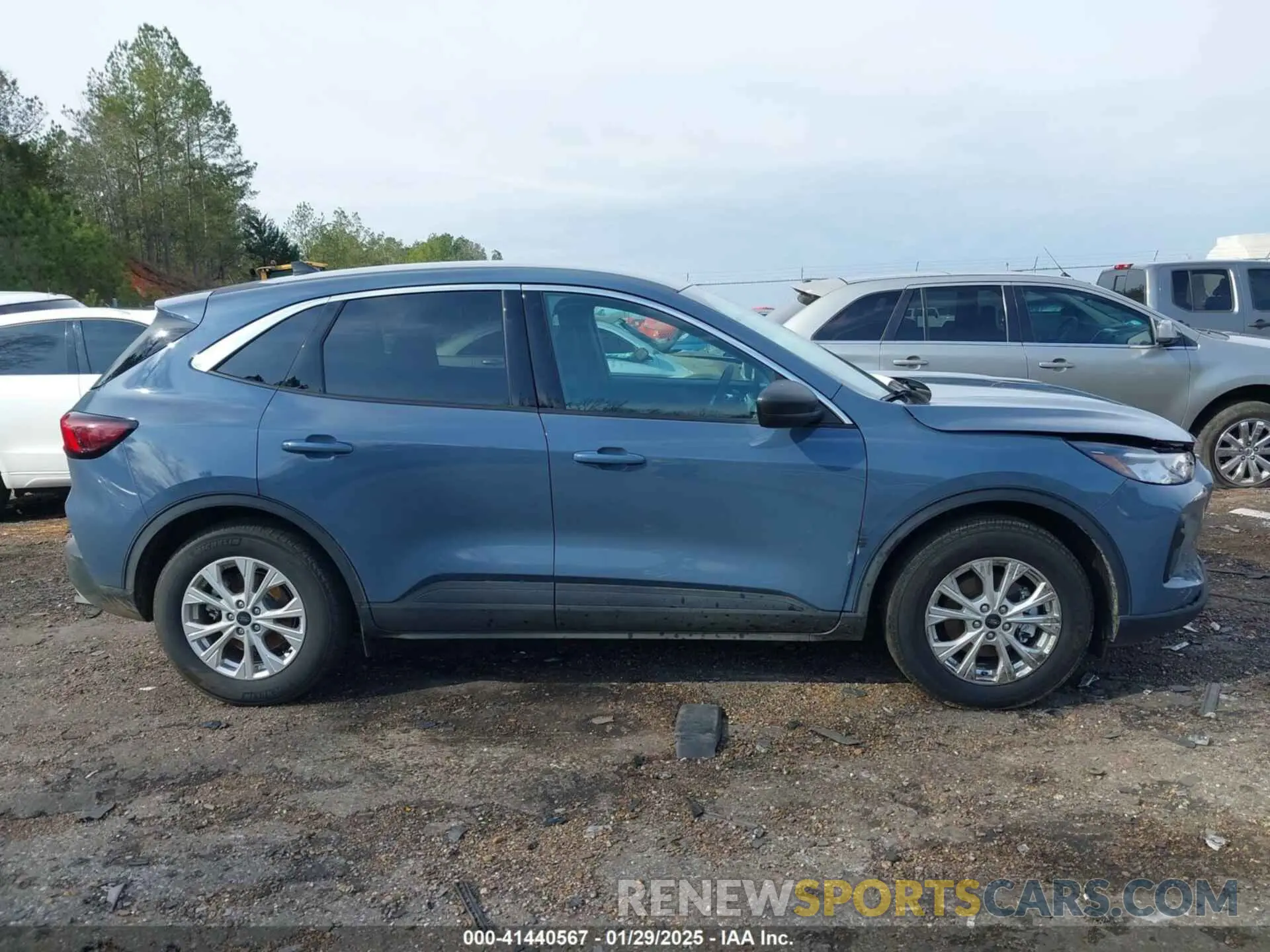 13 Photograph of a damaged car 1FMCU0GN8RUB30676 FORD ESCAPE 2024