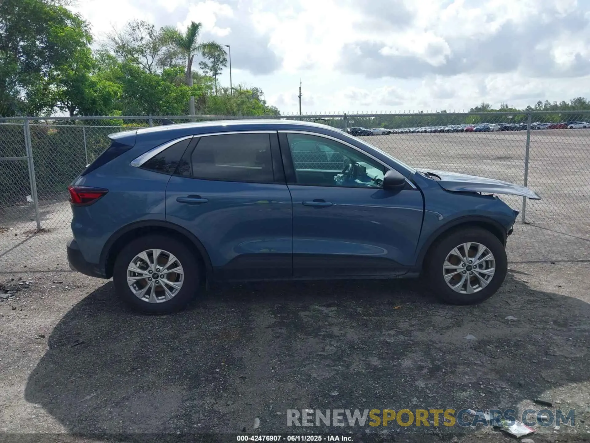 13 Фотография поврежденного автомобиля 1FMCU0GN8RUB31567 FORD ESCAPE 2024