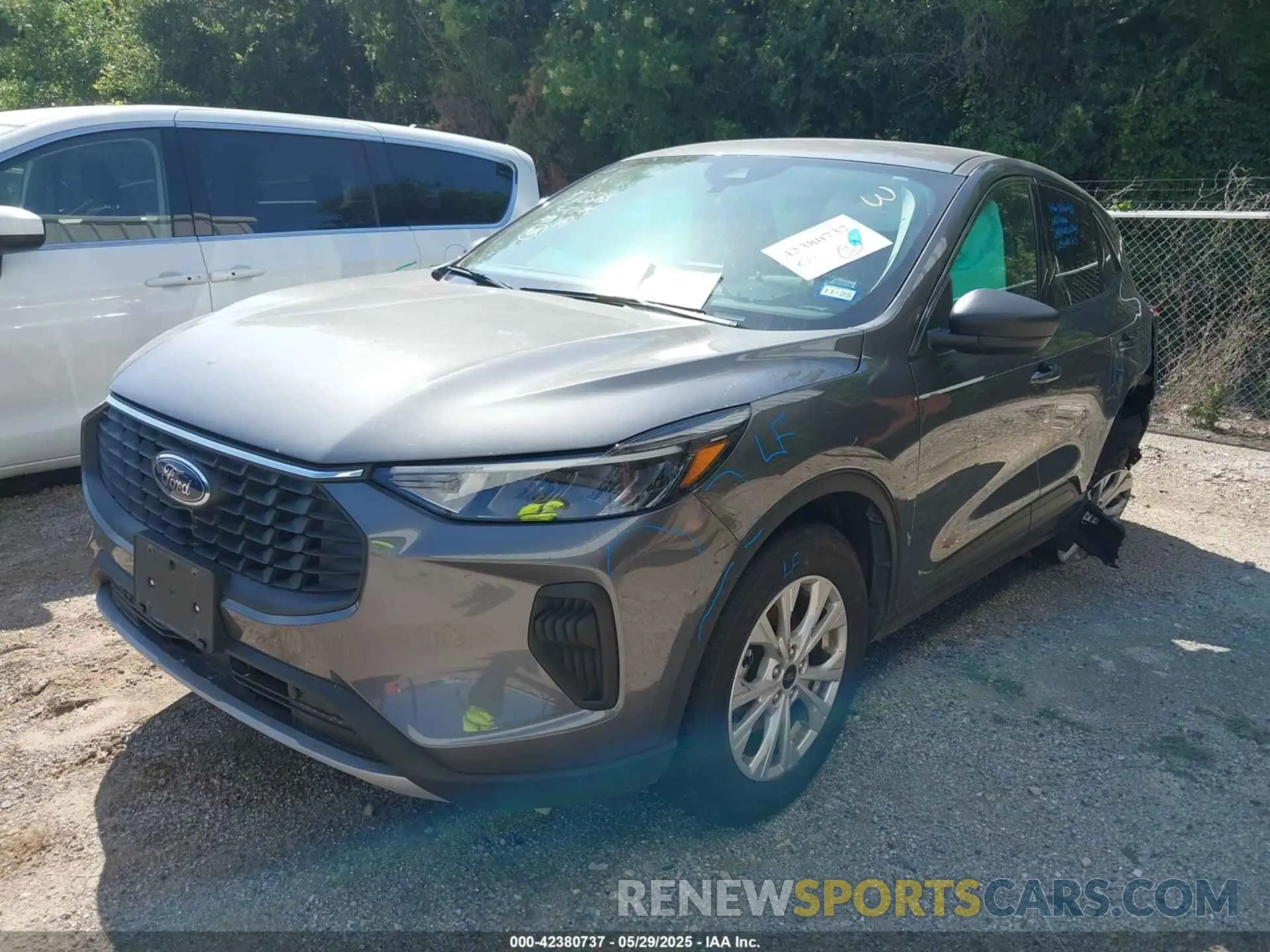2 Photograph of a damaged car 1FMCU0GN9RUA04732 FORD ESCAPE 2024