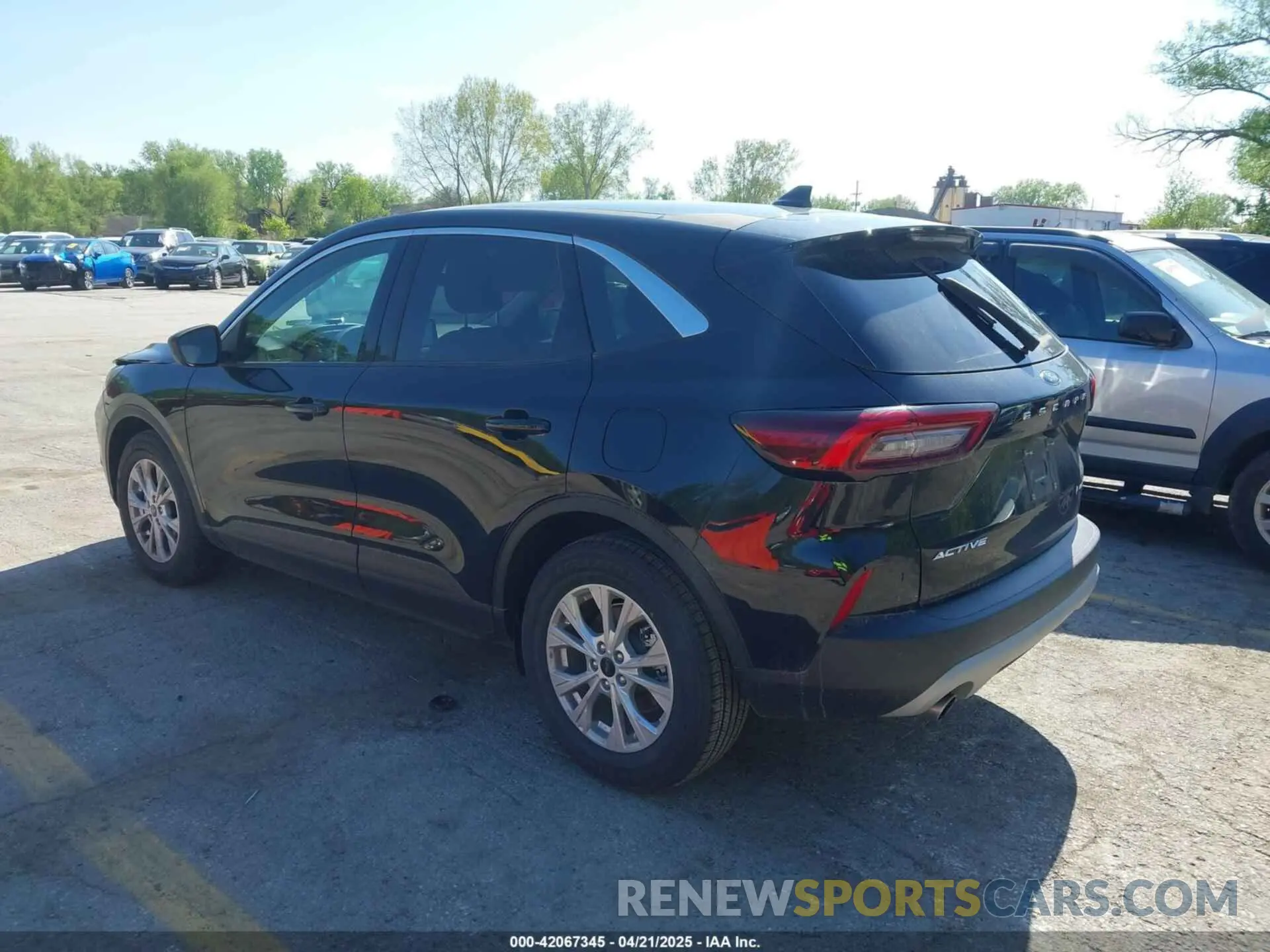 3 Фотография поврежденного автомобиля 1FMCU0GN9RUA12474 FORD ESCAPE 2024