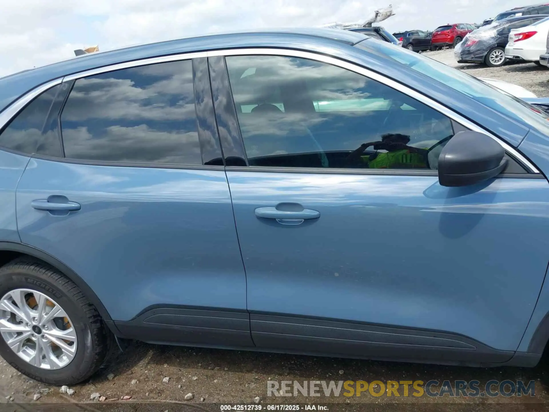 12 Photograph of a damaged car 1FMCU0GNXRUA53373 FORD ESCAPE 2024
