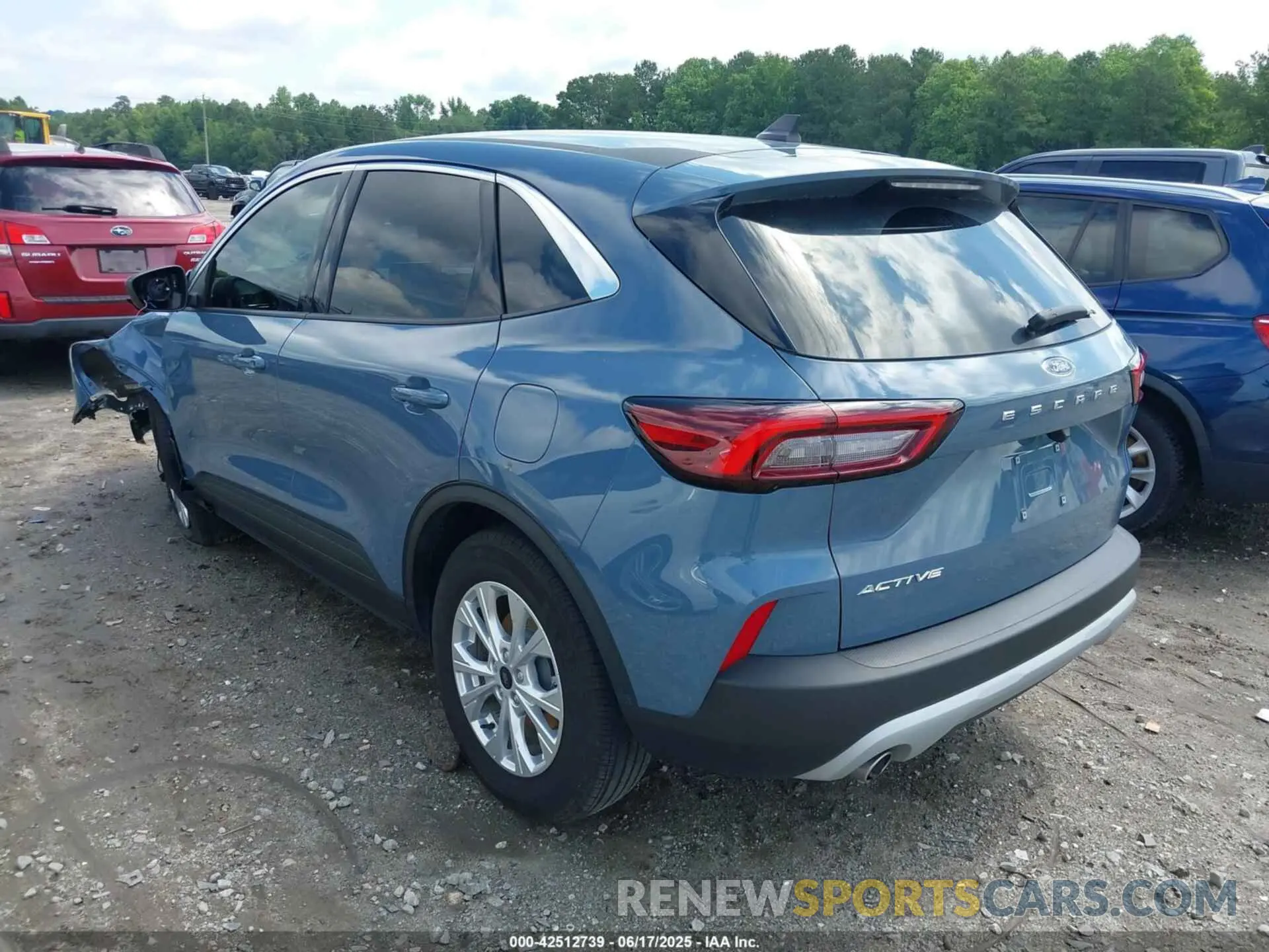 3 Photograph of a damaged car 1FMCU0GNXRUA53373 FORD ESCAPE 2024