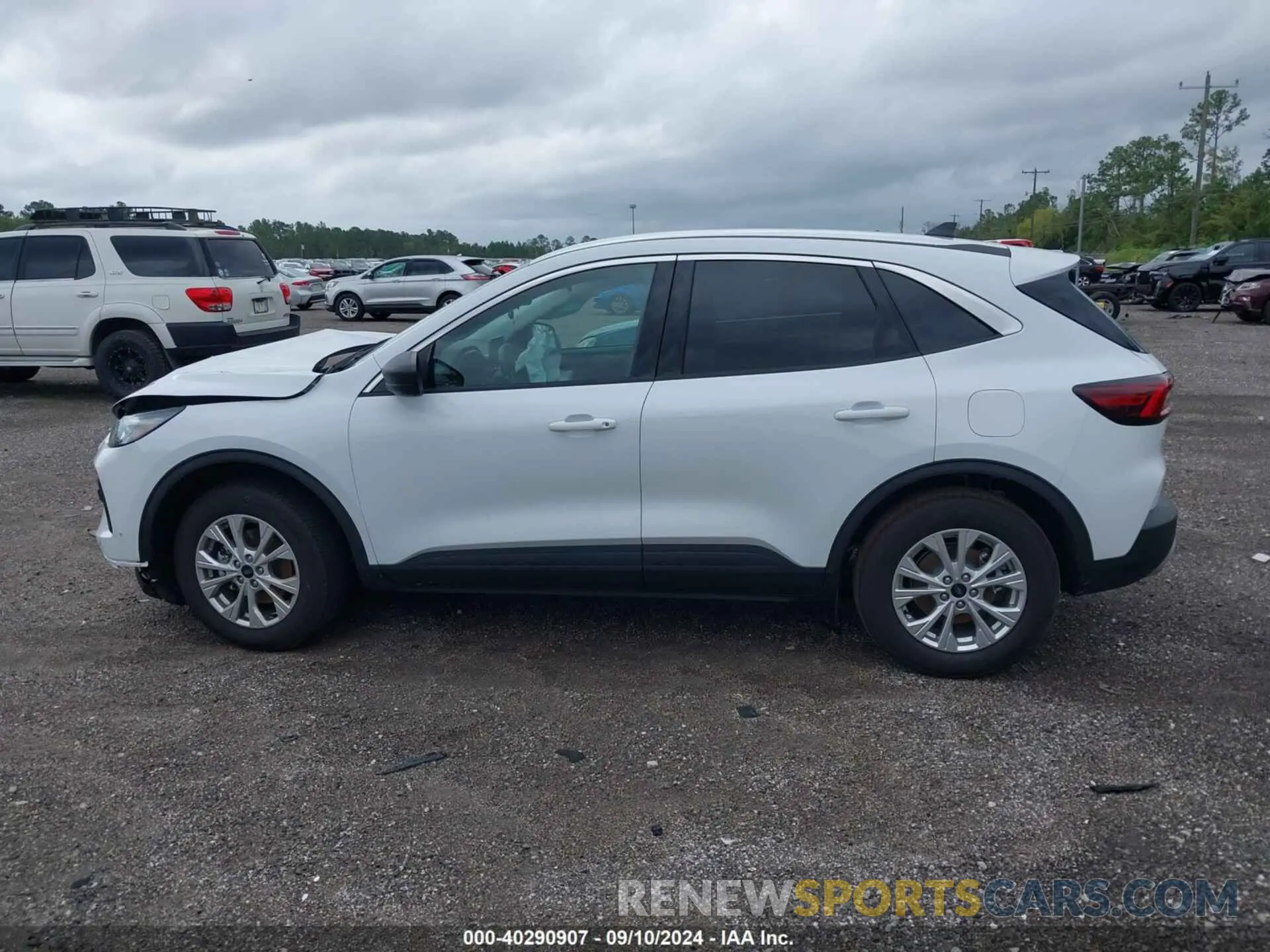 14 Фотография поврежденного автомобиля 1FMCU0GNXRUB07996 FORD ESCAPE 2024