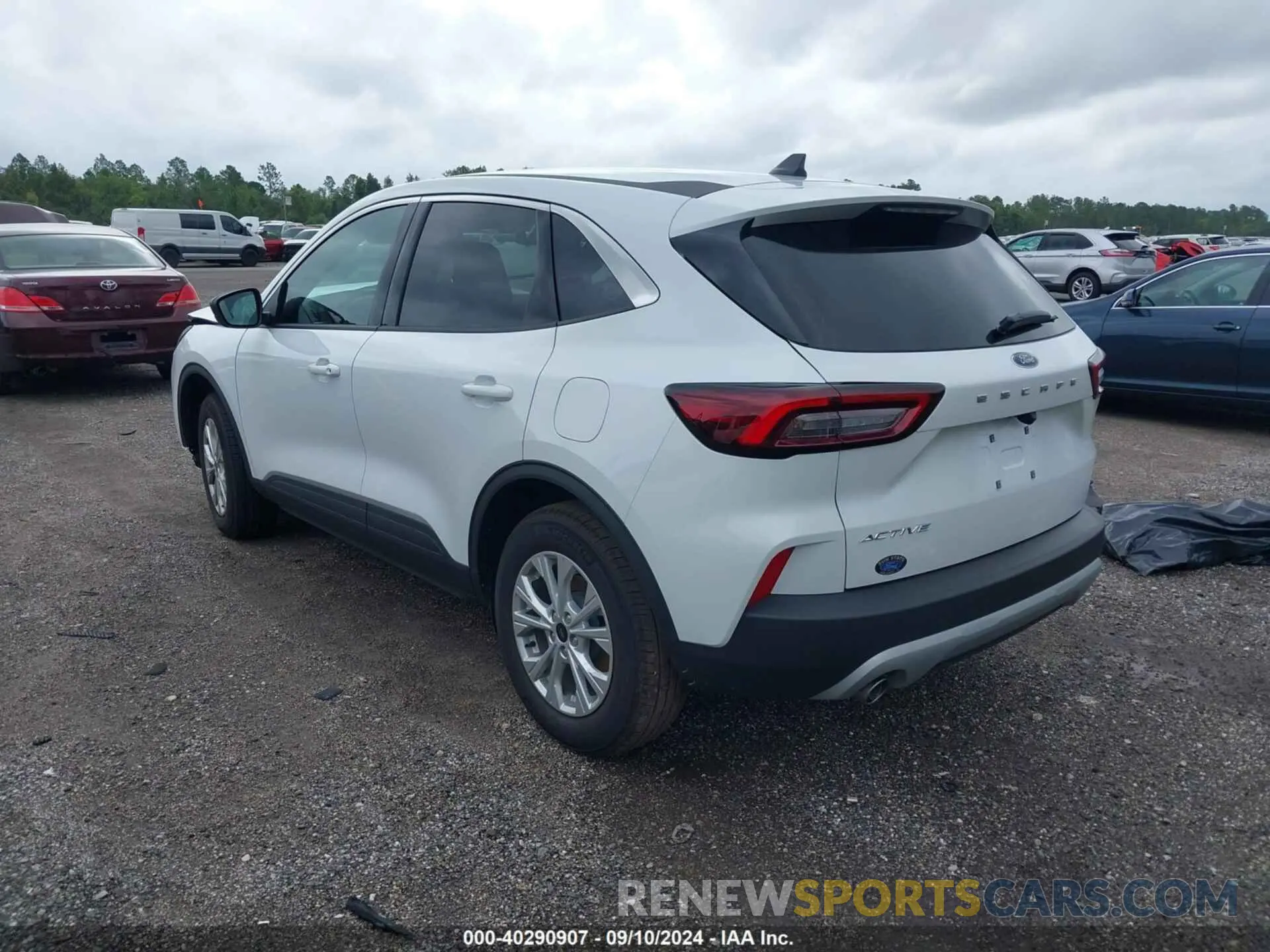 3 Фотография поврежденного автомобиля 1FMCU0GNXRUB07996 FORD ESCAPE 2024