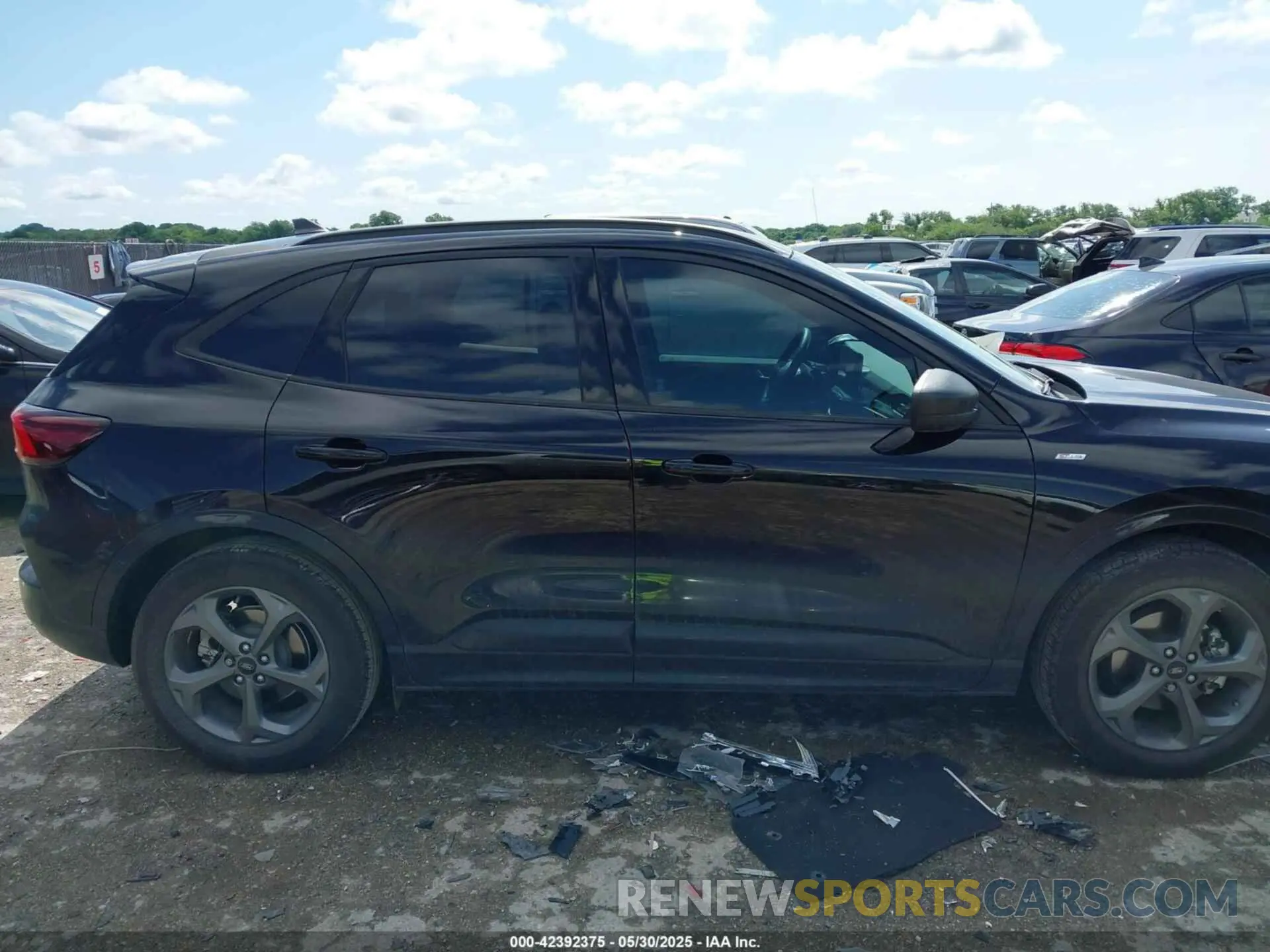 13 Фотография поврежденного автомобиля 1FMCU0MN0RUA38529 FORD ESCAPE 2024