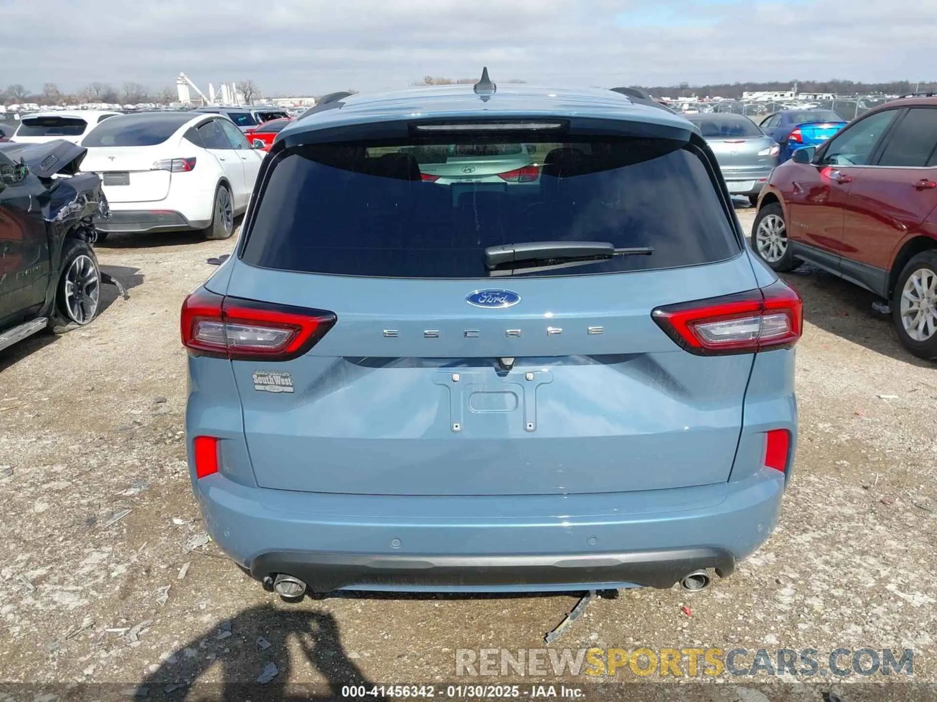 16 Photograph of a damaged car 1FMCU0MN1RUA39575 FORD ESCAPE 2024