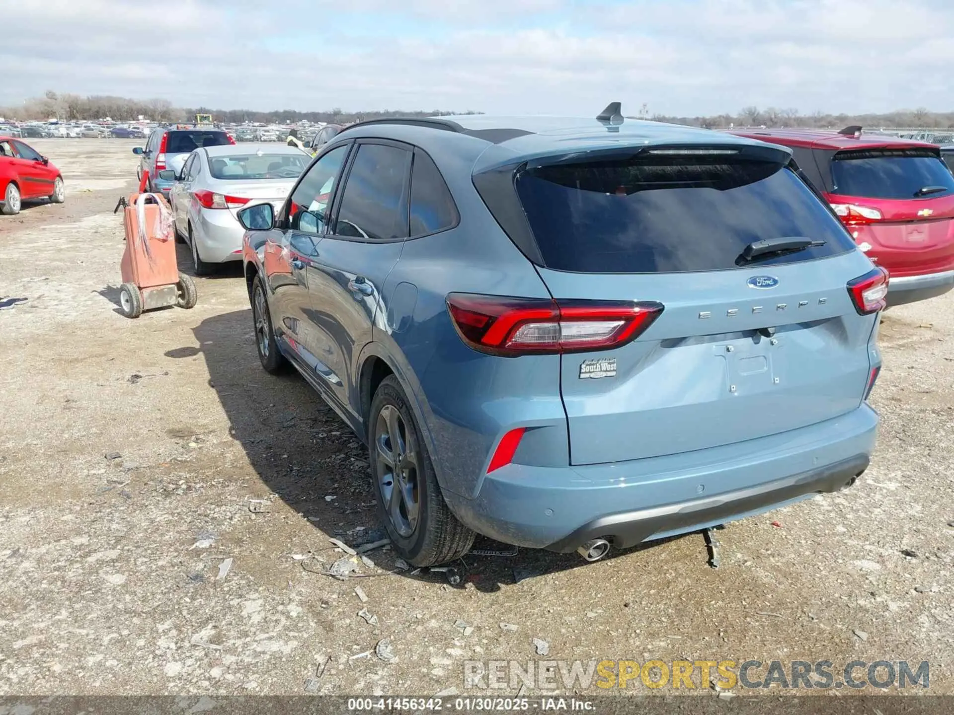3 Photograph of a damaged car 1FMCU0MN1RUA39575 FORD ESCAPE 2024