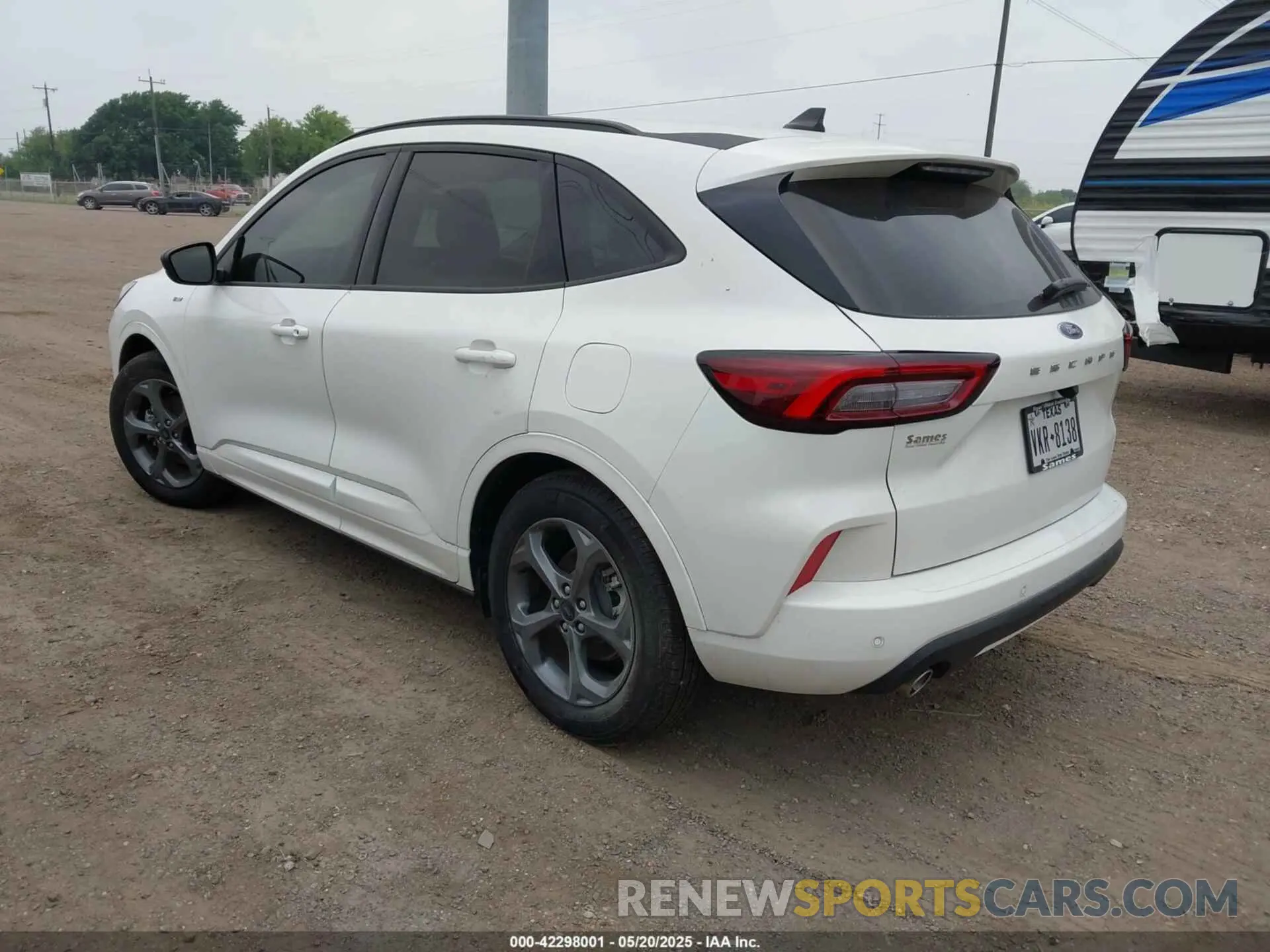 3 Photograph of a damaged car 1FMCU0MN2RUA18959 FORD ESCAPE 2024