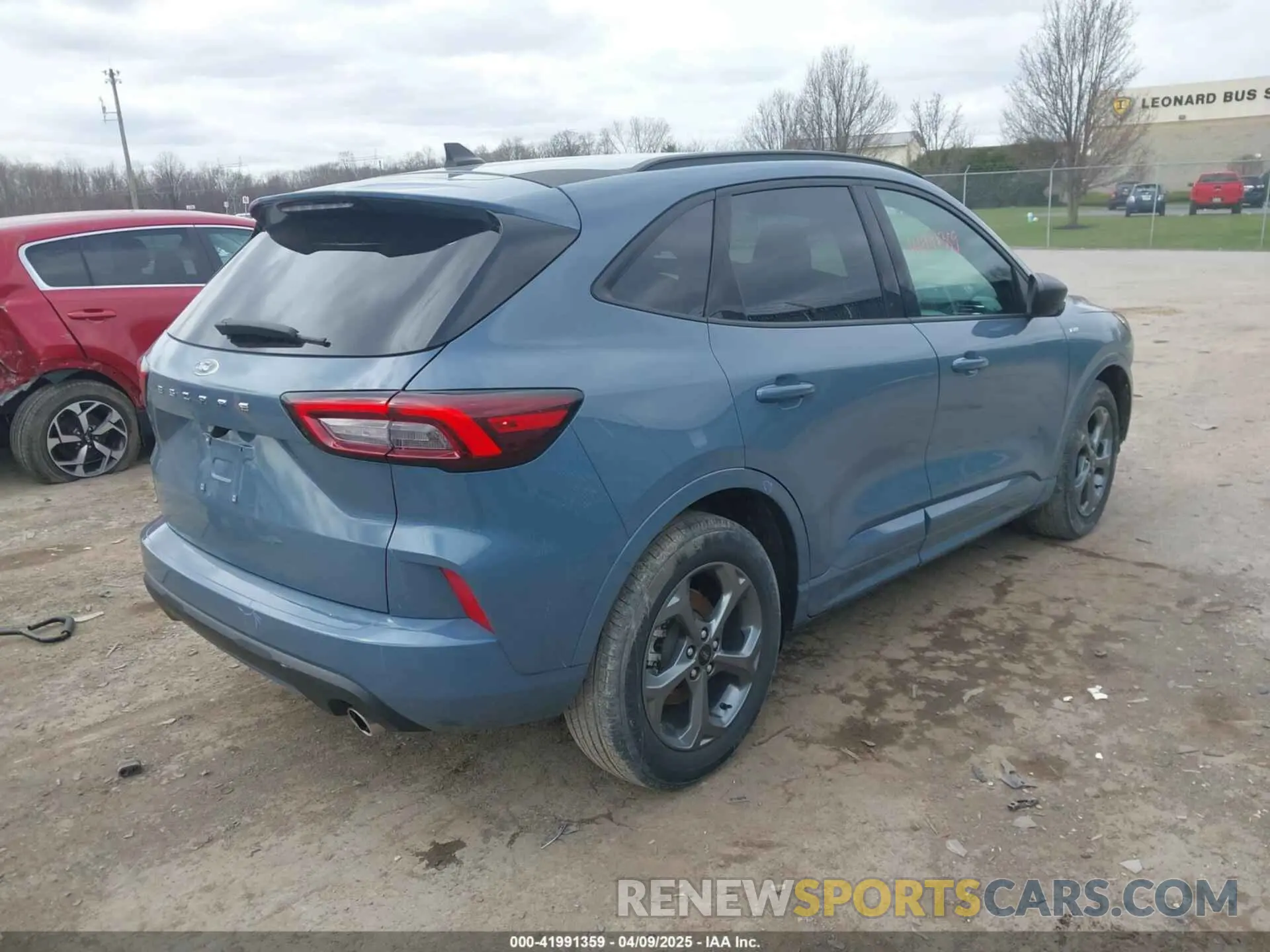 4 Photograph of a damaged car 1FMCU0MN2RUA60323 FORD ESCAPE 2024