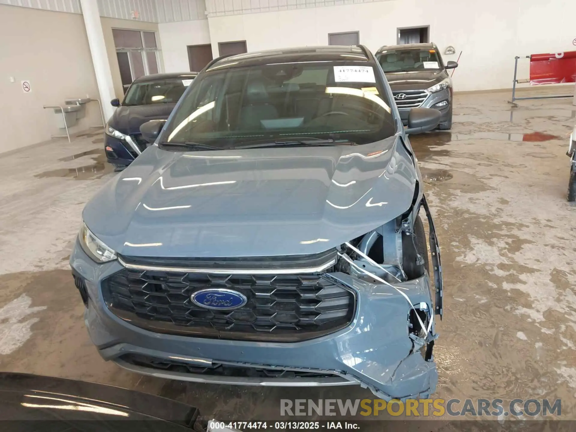13 Photograph of a damaged car 1FMCU0MNXRUA01665 FORD ESCAPE 2024