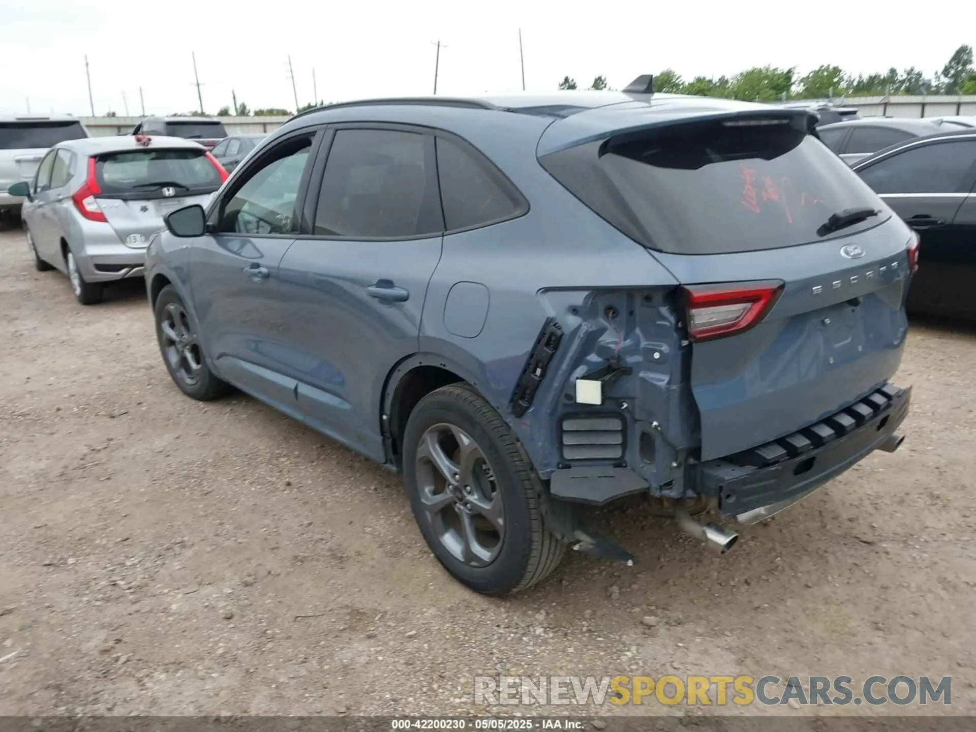 3 Photograph of a damaged car 1FMCU0MNXRUA03464 FORD ESCAPE 2024