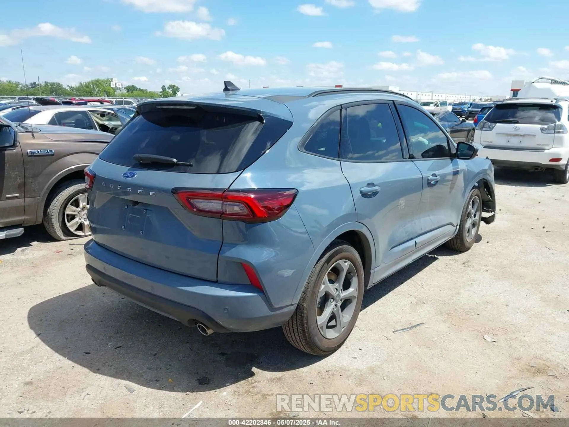 4 Фотография поврежденного автомобиля 1FMCU0MNXRUB44034 FORD ESCAPE 2024