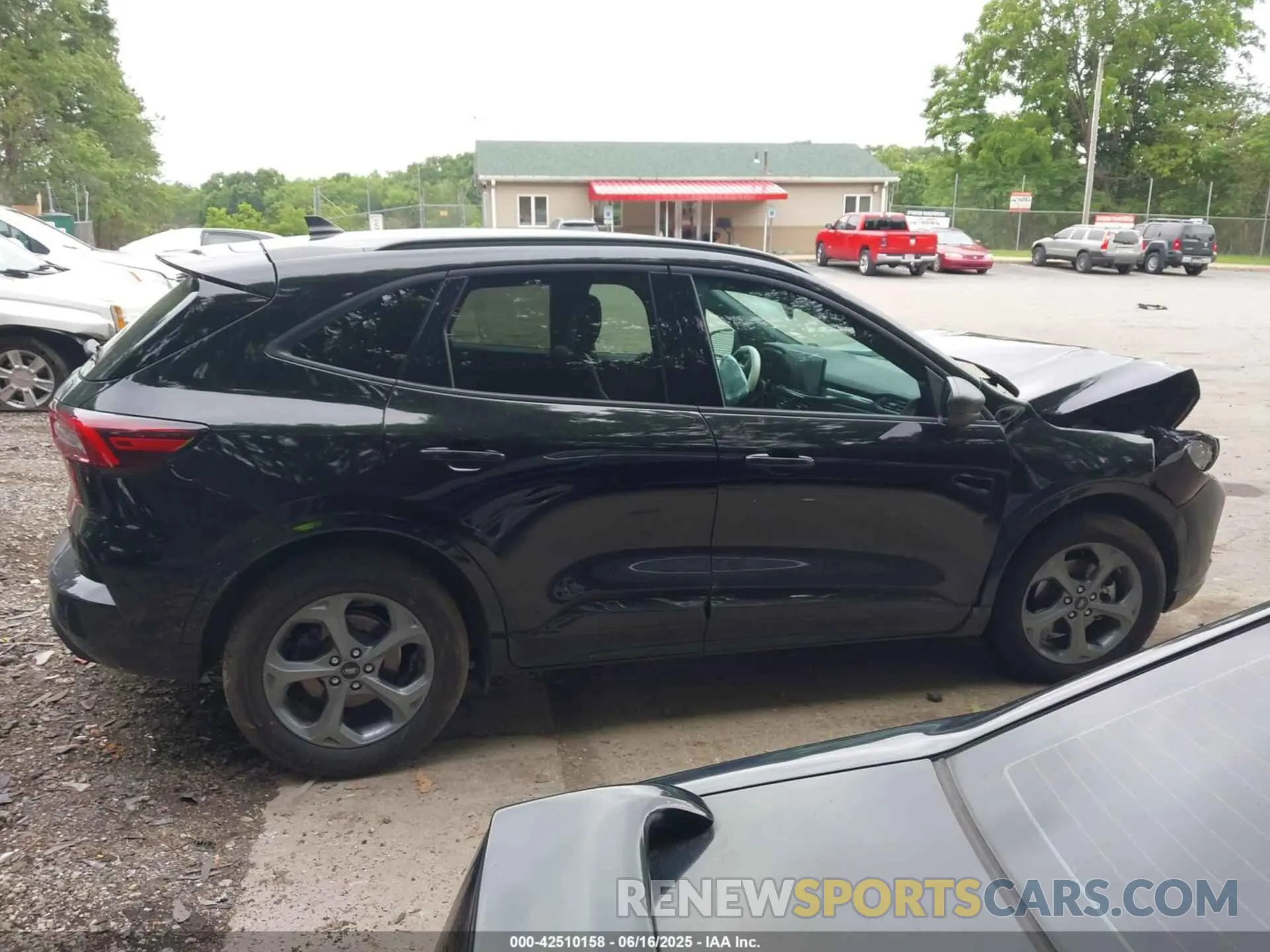 13 Photograph of a damaged car 1FMCU0MZ1RUB18294 FORD ESCAPE 2024