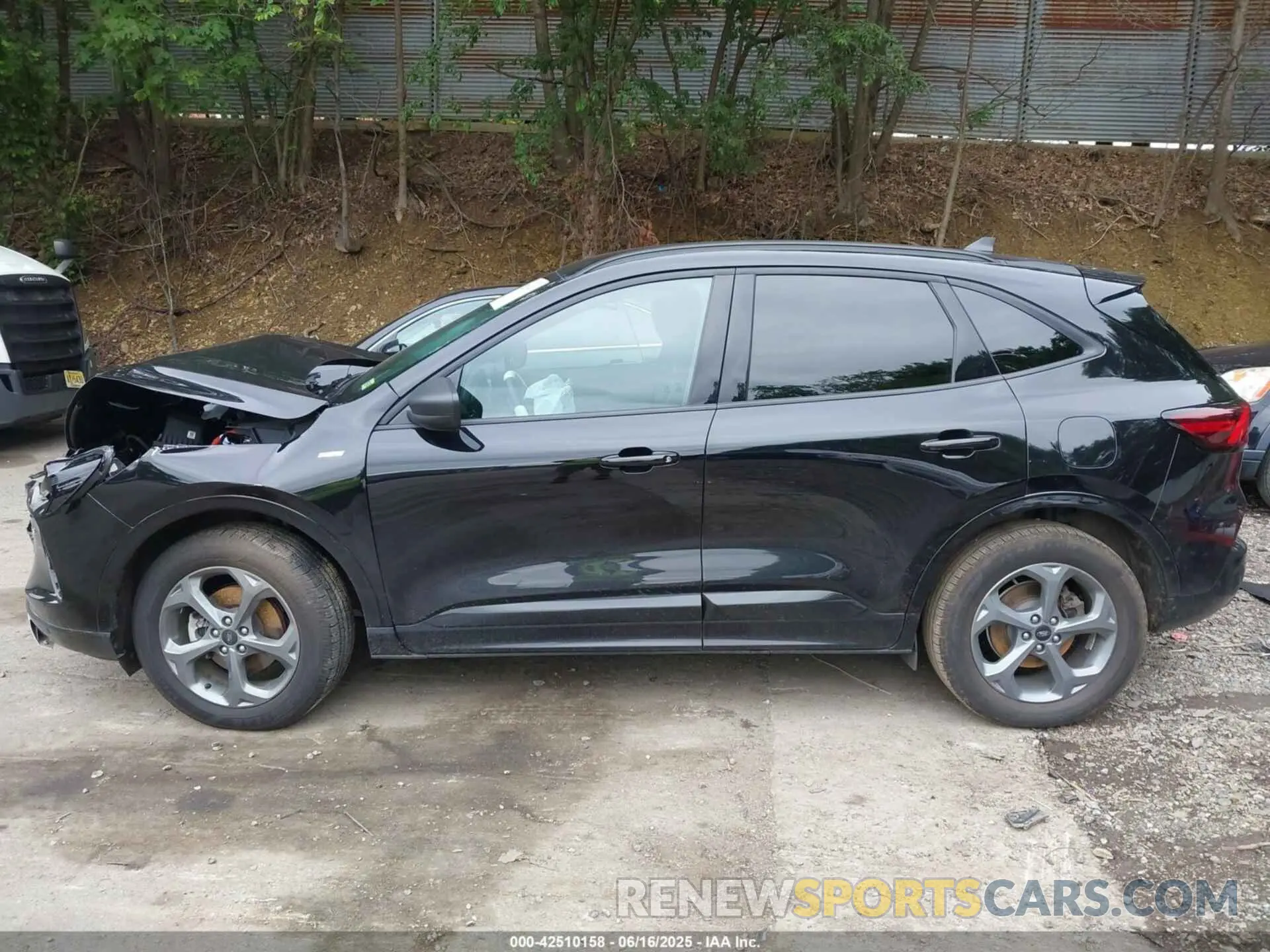 14 Photograph of a damaged car 1FMCU0MZ1RUB18294 FORD ESCAPE 2024