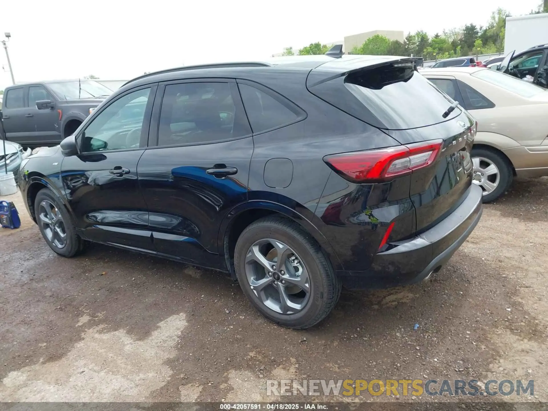 3 Фотография поврежденного автомобиля 1FMCU0MZ4RUB09654 FORD ESCAPE 2024
