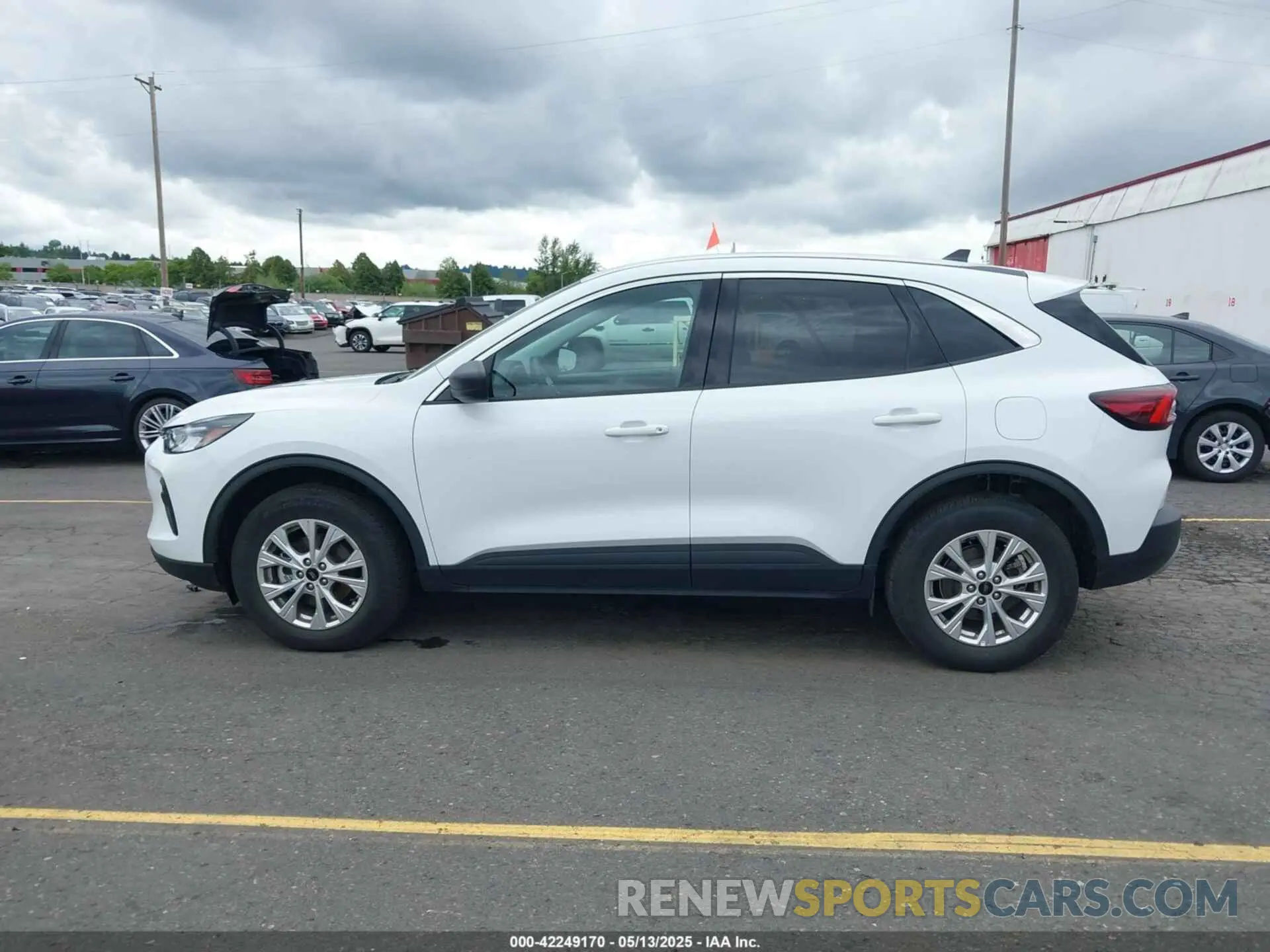 15 Photograph of a damaged car 1FMCU9GN0RUA66671 FORD ESCAPE 2024