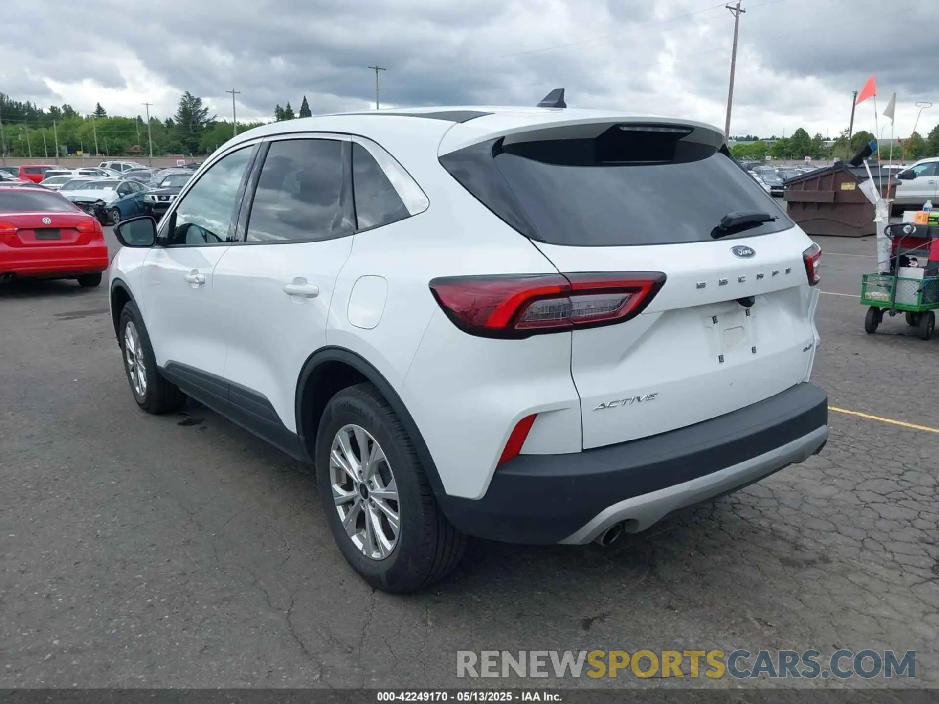 3 Photograph of a damaged car 1FMCU9GN0RUA66671 FORD ESCAPE 2024