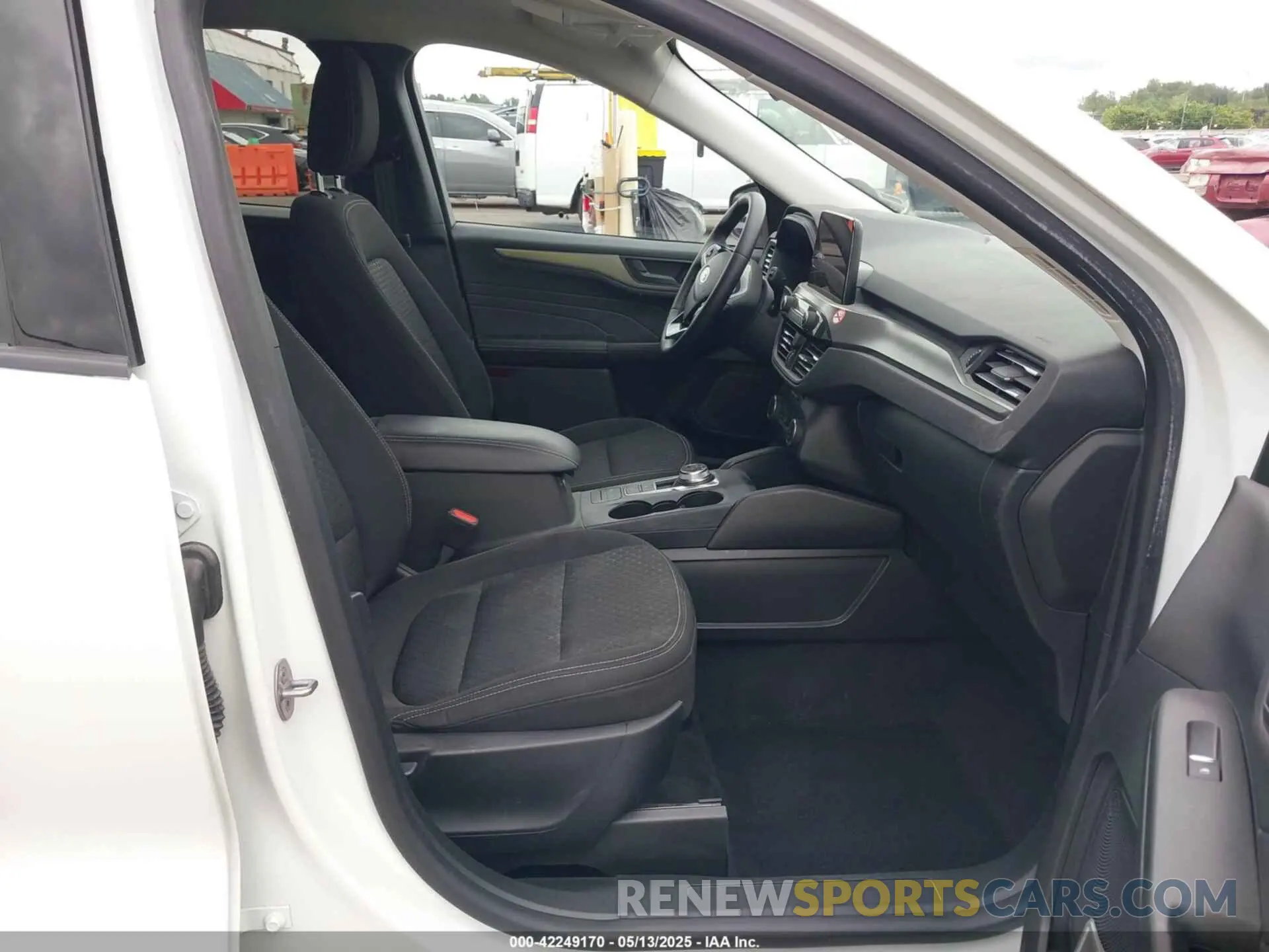 5 Photograph of a damaged car 1FMCU9GN0RUA66671 FORD ESCAPE 2024