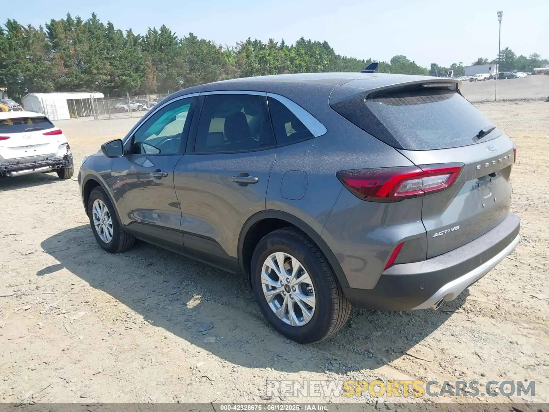 3 Фотография поврежденного автомобиля 1FMCU9GN0RUB39361 FORD ESCAPE 2024