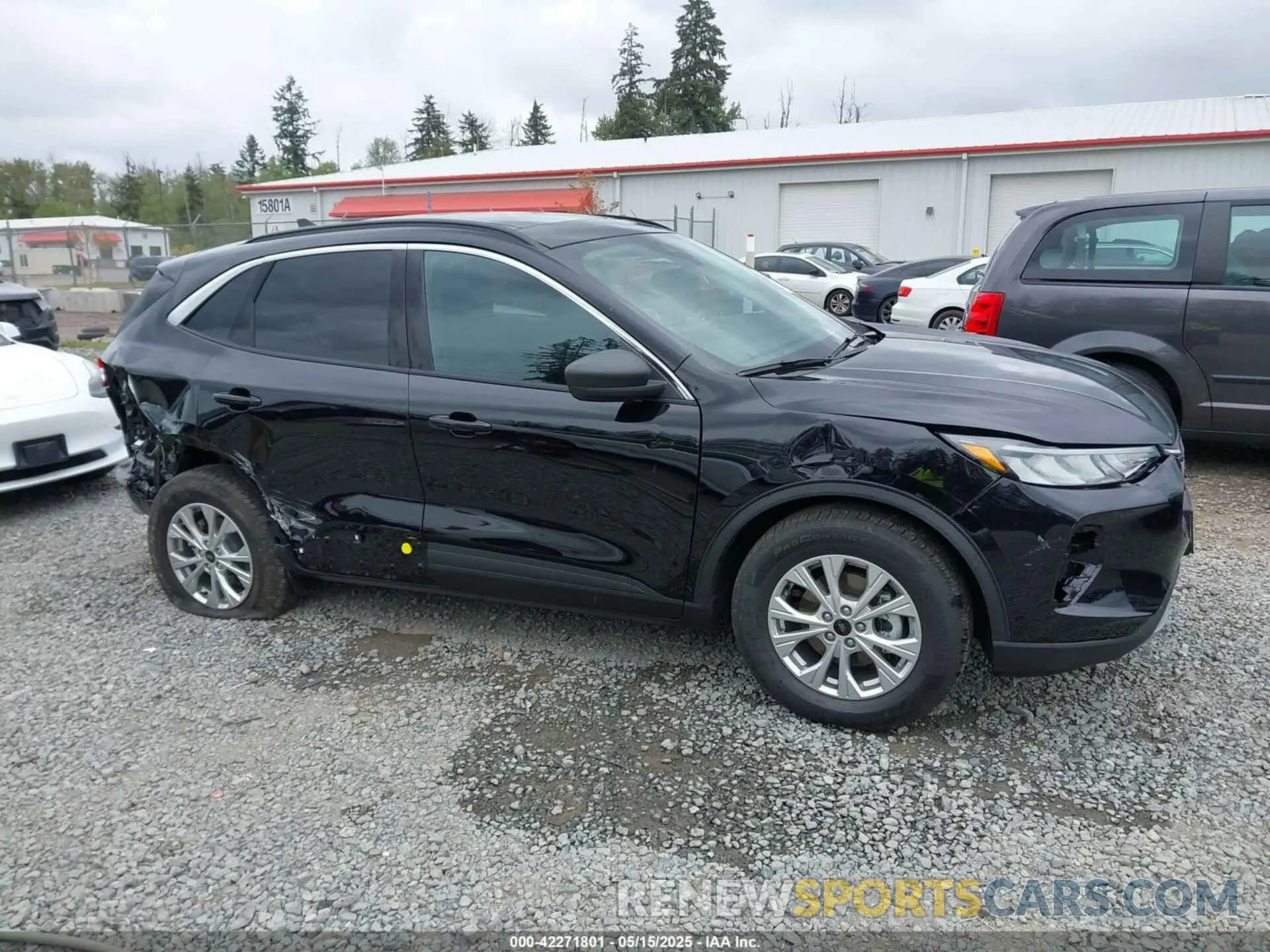 14 Photograph of a damaged car 1FMCU9GN1RUB27879 FORD ESCAPE 2024