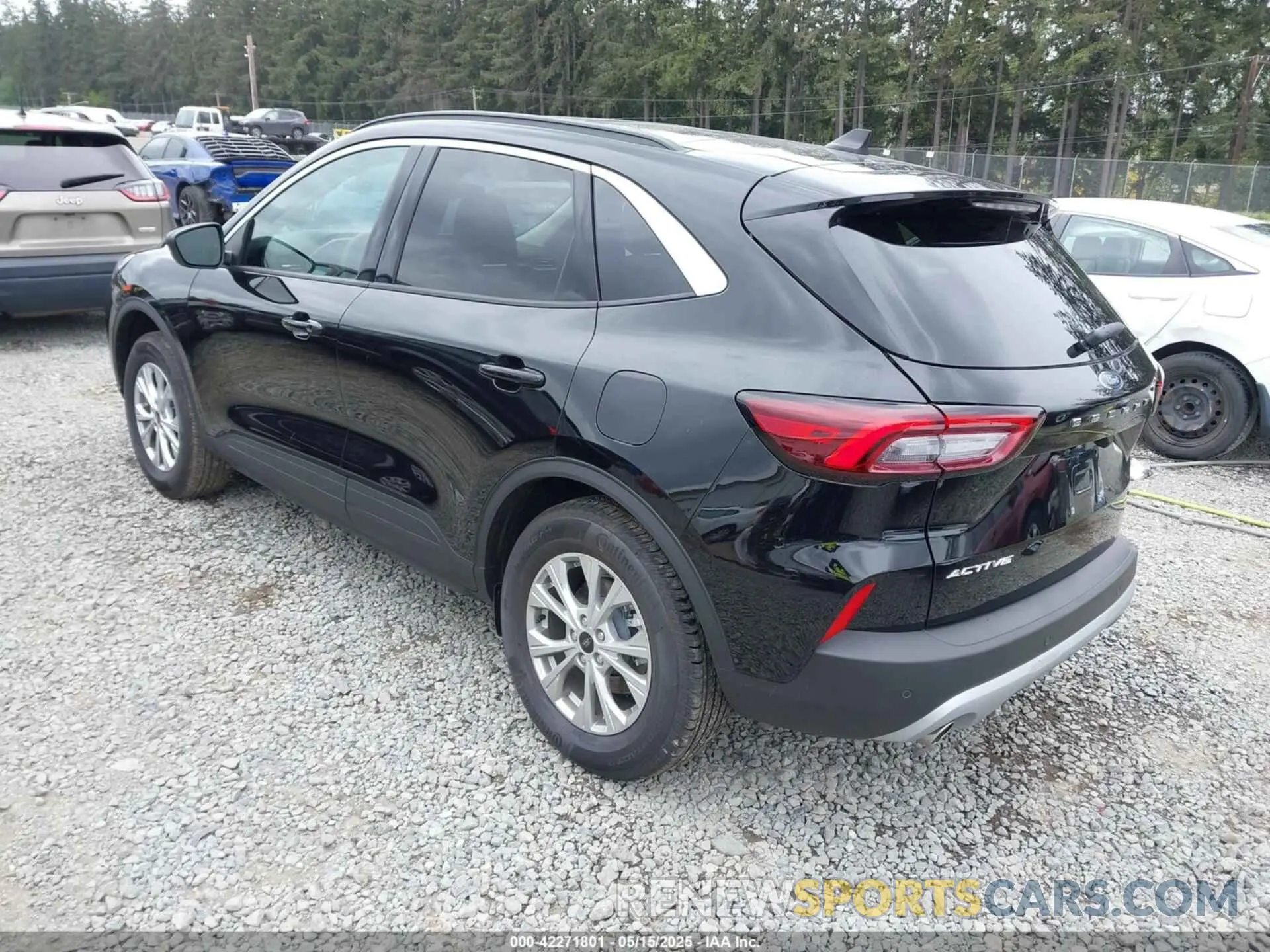3 Photograph of a damaged car 1FMCU9GN1RUB27879 FORD ESCAPE 2024