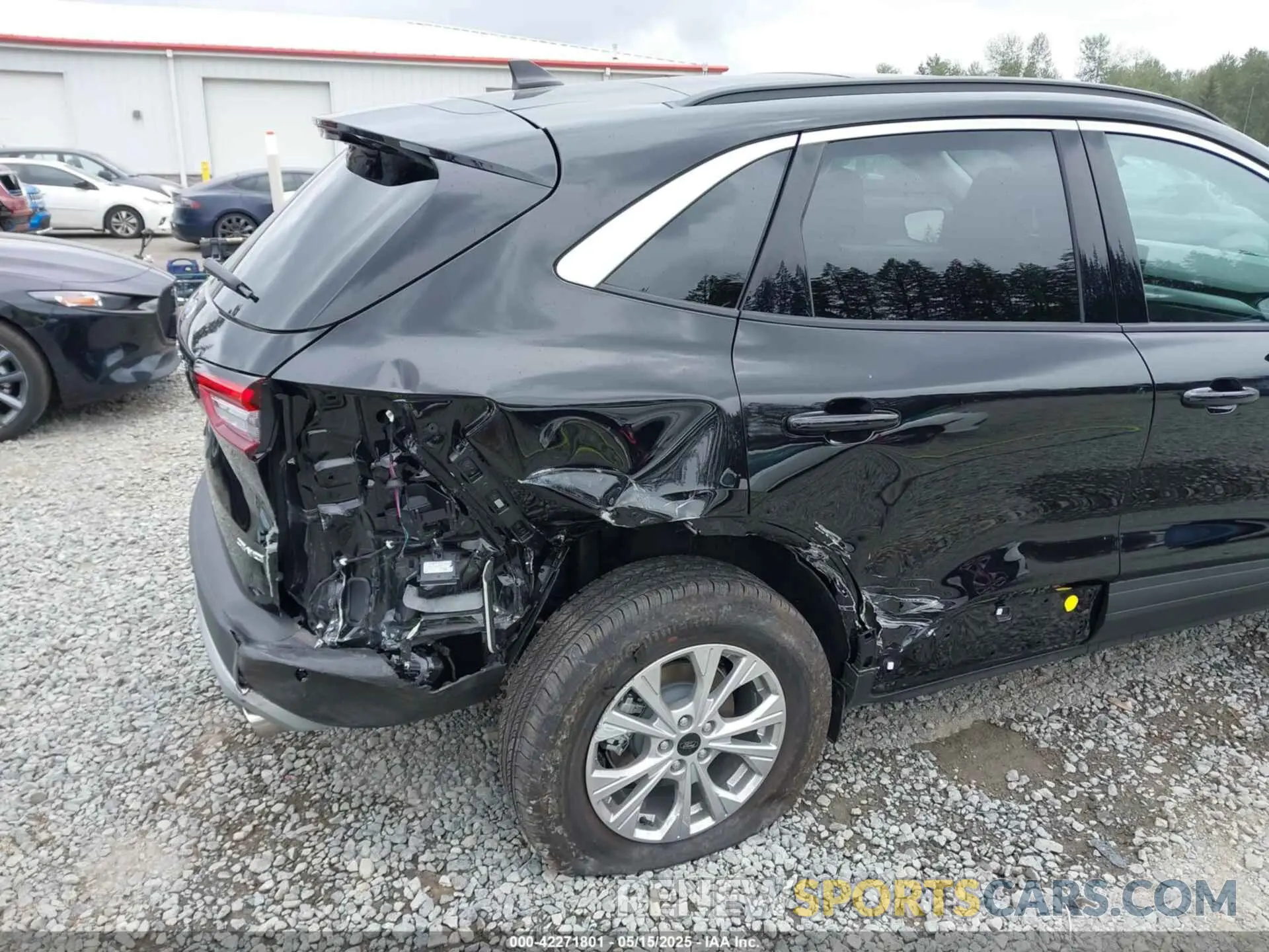 6 Photograph of a damaged car 1FMCU9GN1RUB27879 FORD ESCAPE 2024