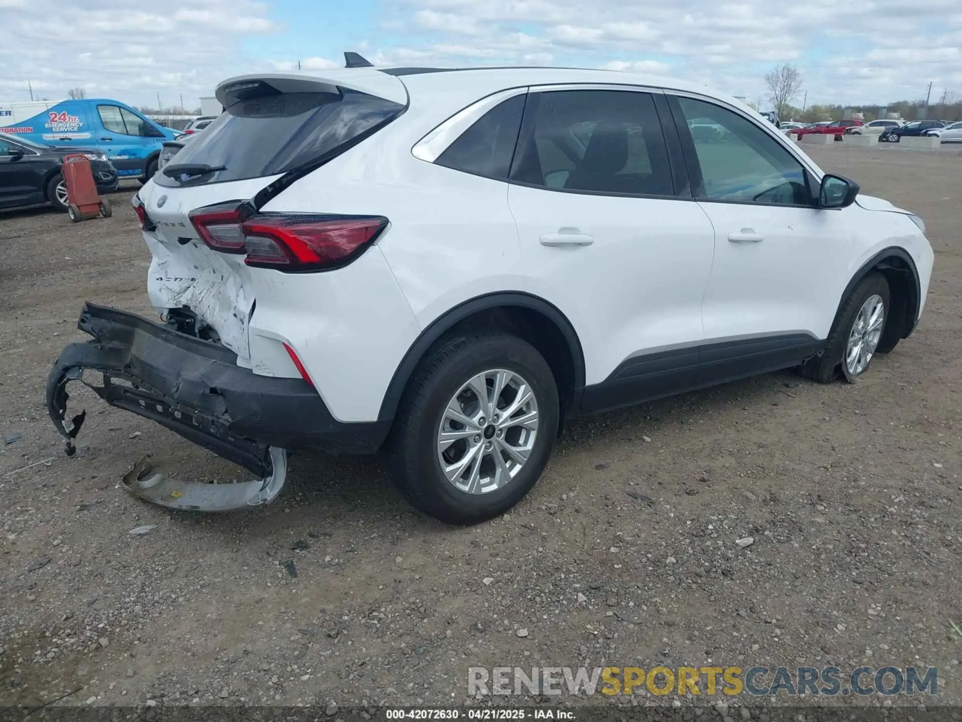 4 Photograph of a damaged car 1FMCU9GN2RUB10282 FORD ESCAPE 2024