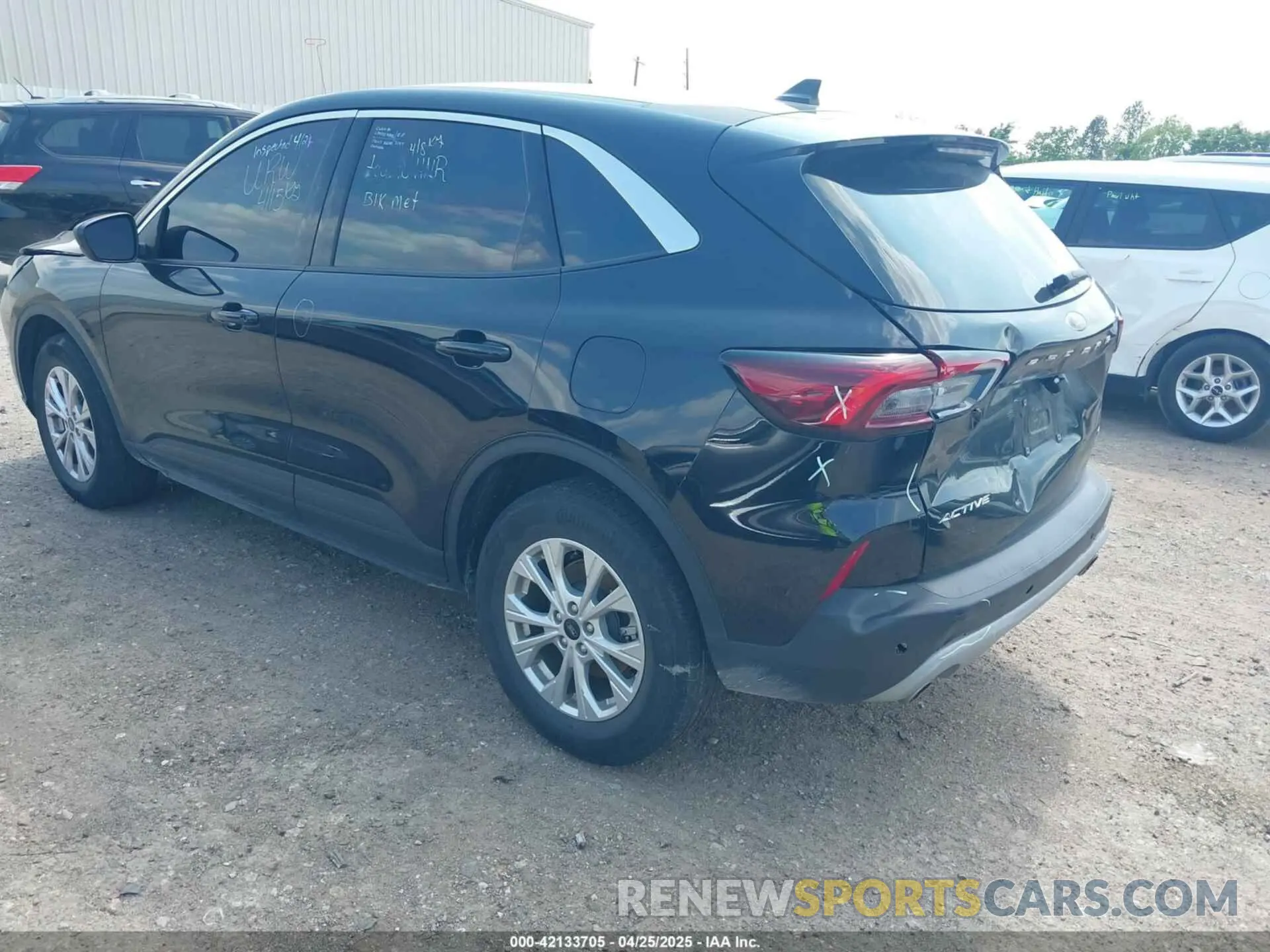 3 Фотография поврежденного автомобиля 1FMCU9GN3RUA23622 FORD ESCAPE 2024