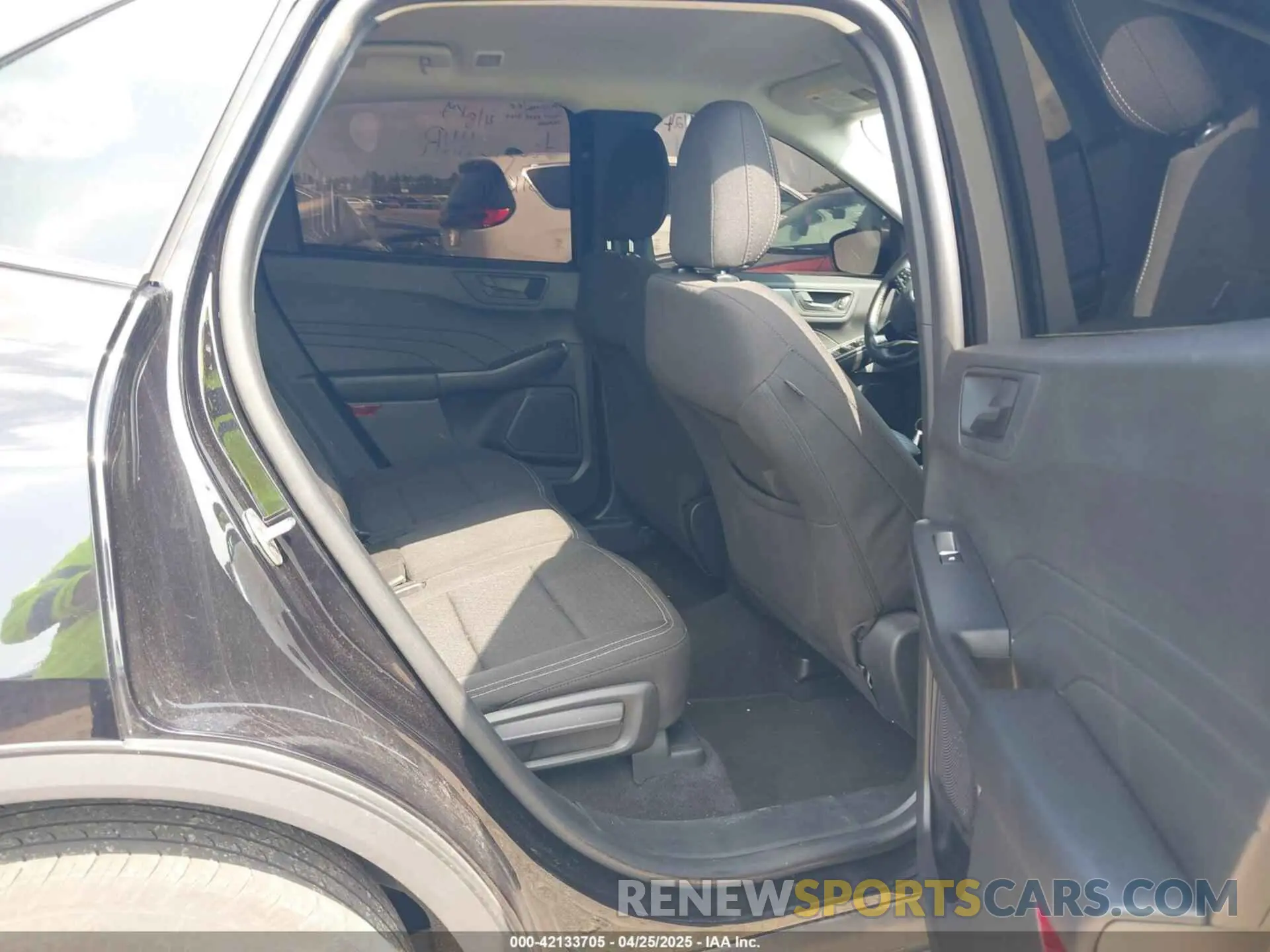 8 Фотография поврежденного автомобиля 1FMCU9GN3RUA23622 FORD ESCAPE 2024