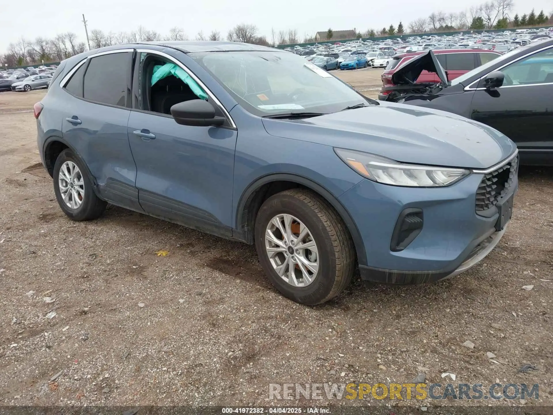1 Фотография поврежденного автомобиля 1FMCU9GN4RUB24930 FORD ESCAPE 2024