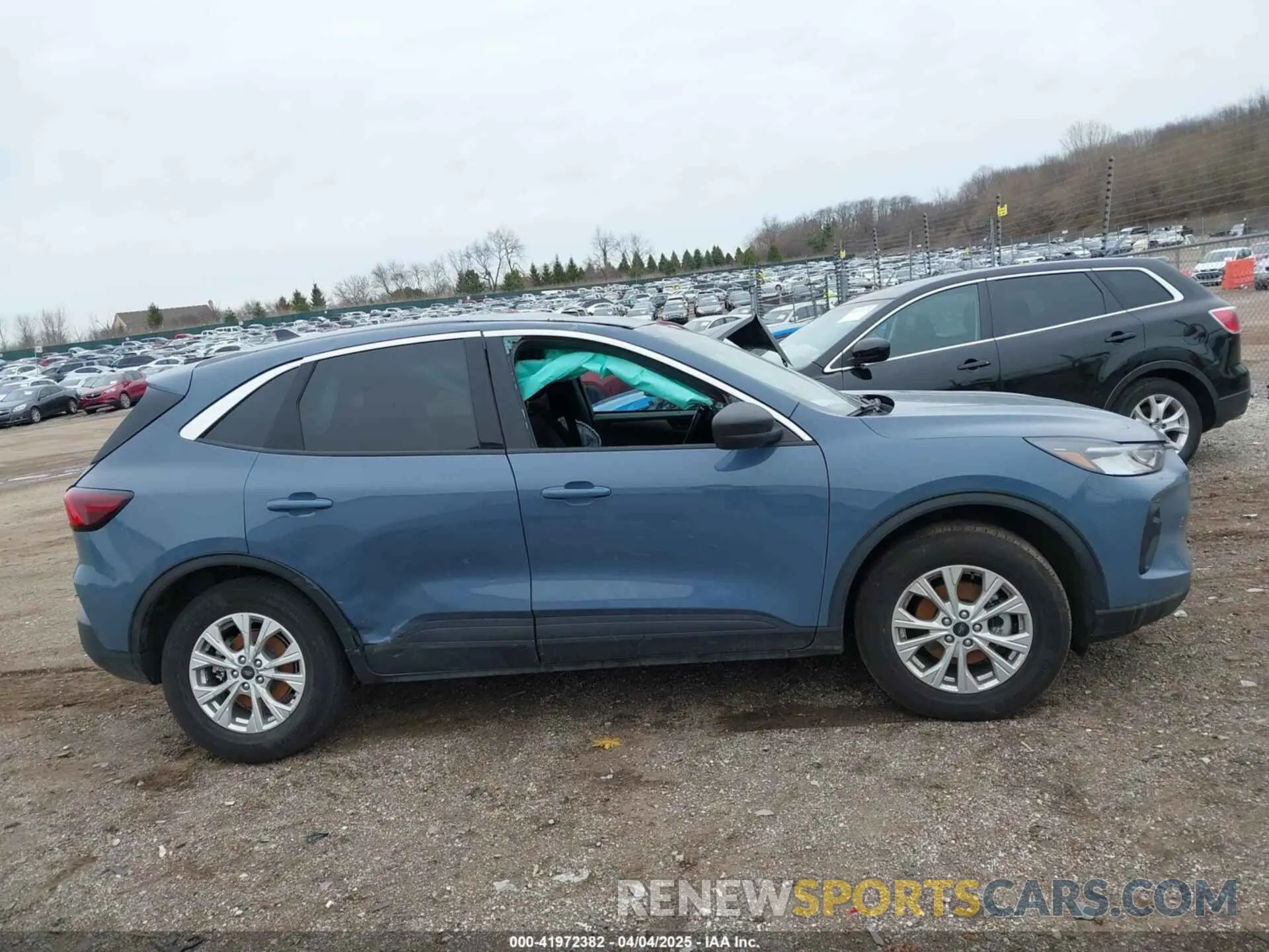 12 Фотография поврежденного автомобиля 1FMCU9GN4RUB24930 FORD ESCAPE 2024
