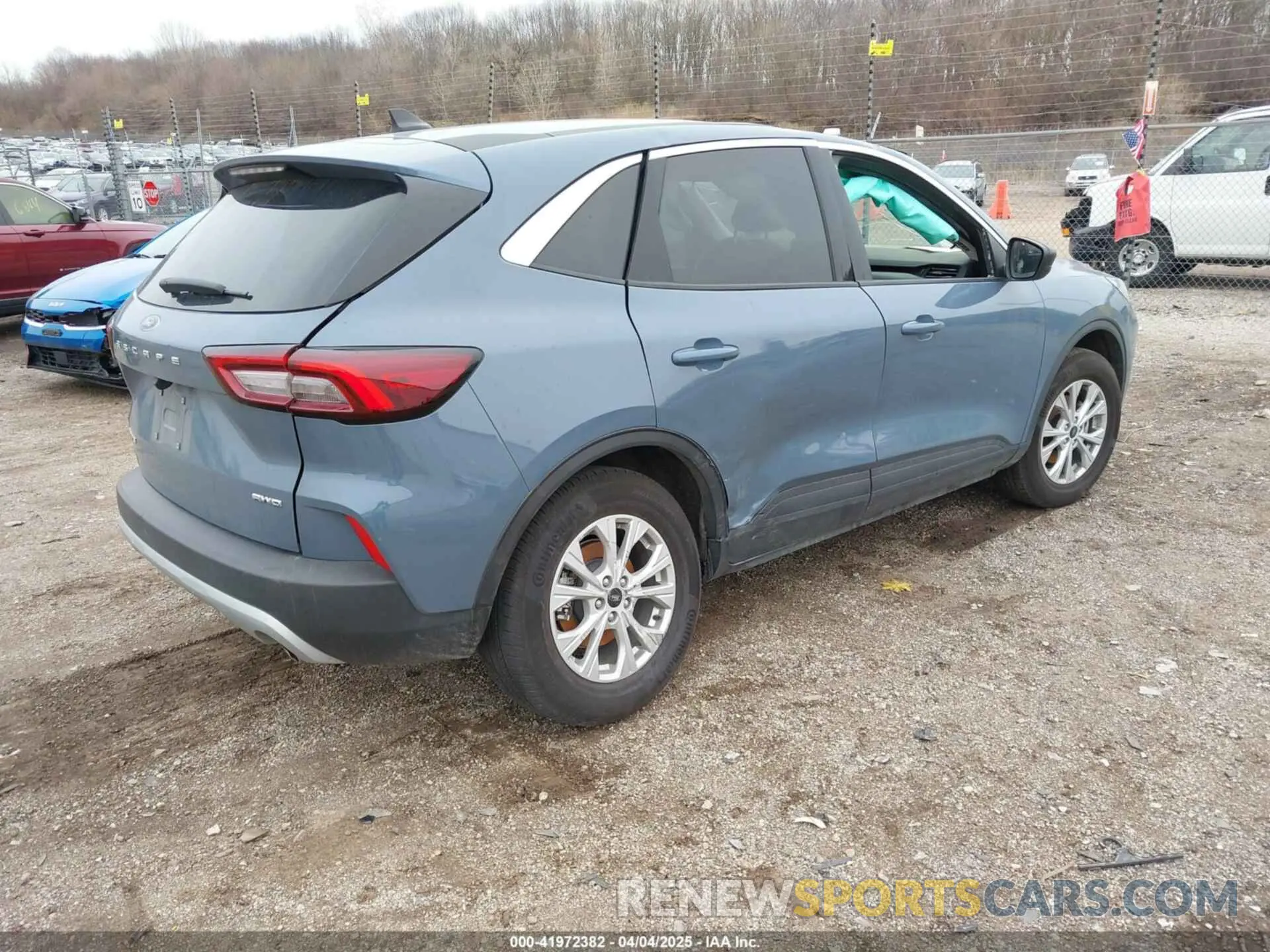 4 Фотография поврежденного автомобиля 1FMCU9GN4RUB24930 FORD ESCAPE 2024